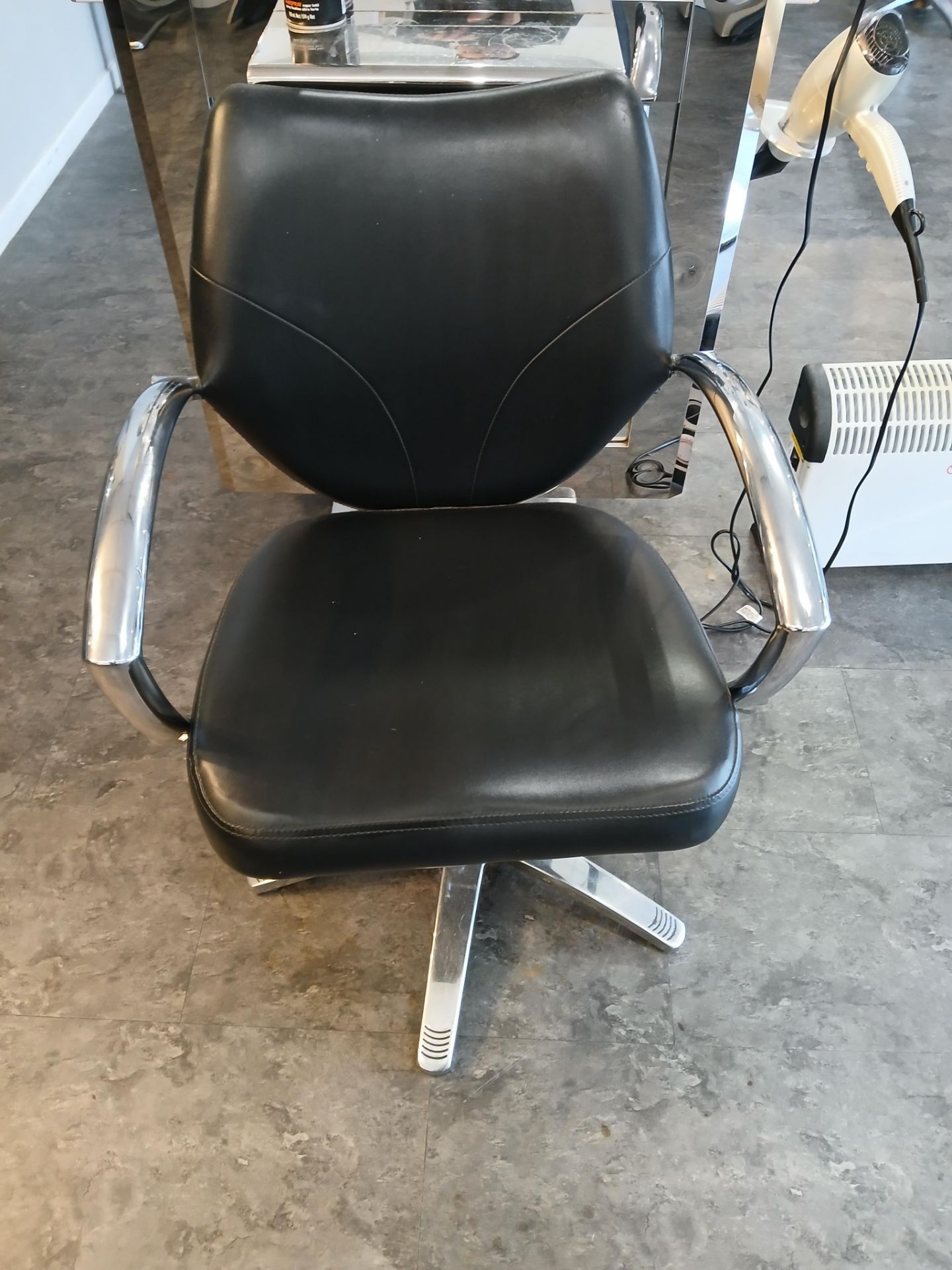 Double Sided Salon Station, comprising mirror with integrated shelf, footrest, with 2 x salon swivel - Image 3 of 4