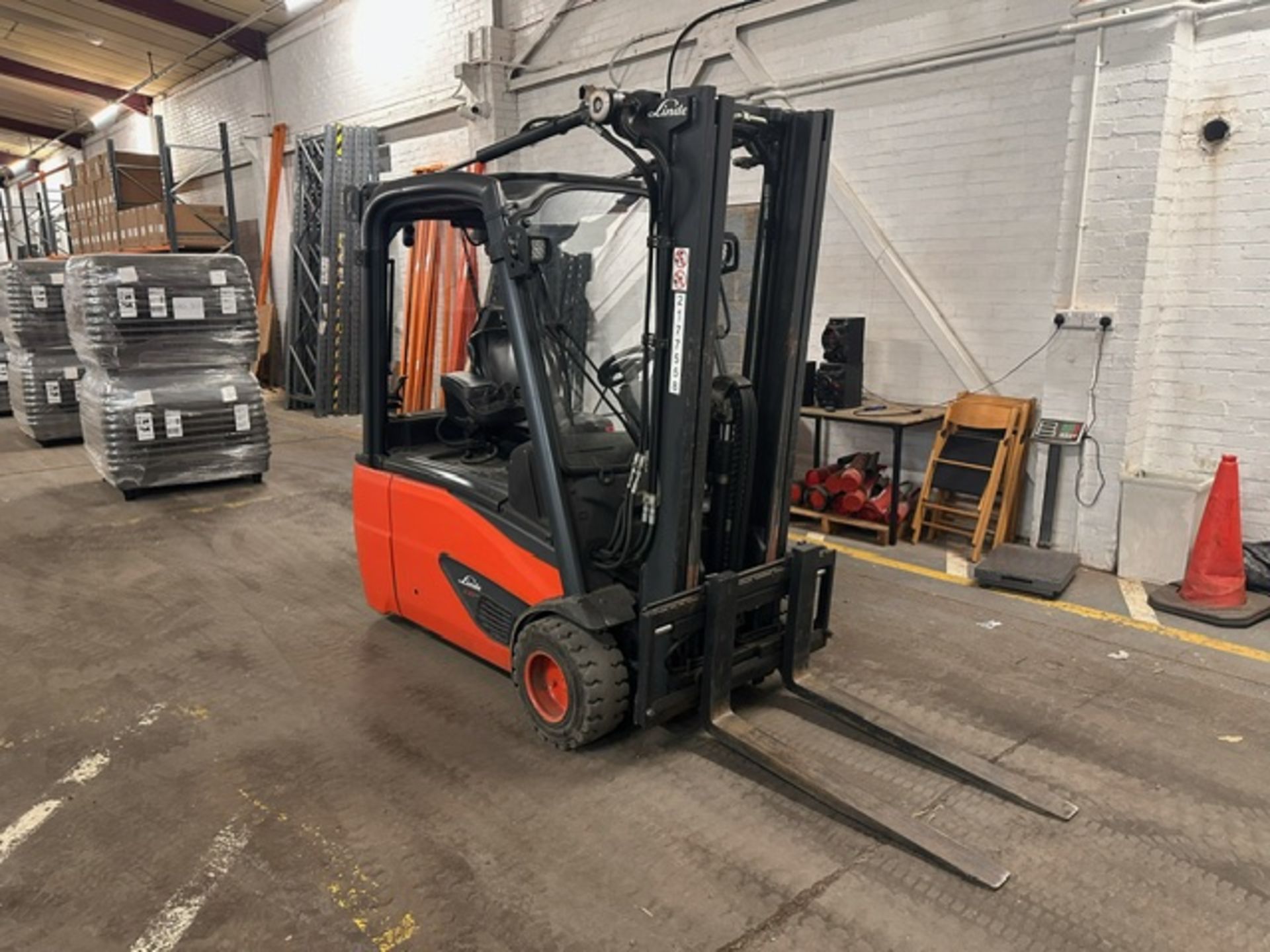 Lansing Linde E20 L Evo Electric Fork Lift Truck, 2015, Hours 2914, Serial Number H2X386F 10622, - Image 2 of 3