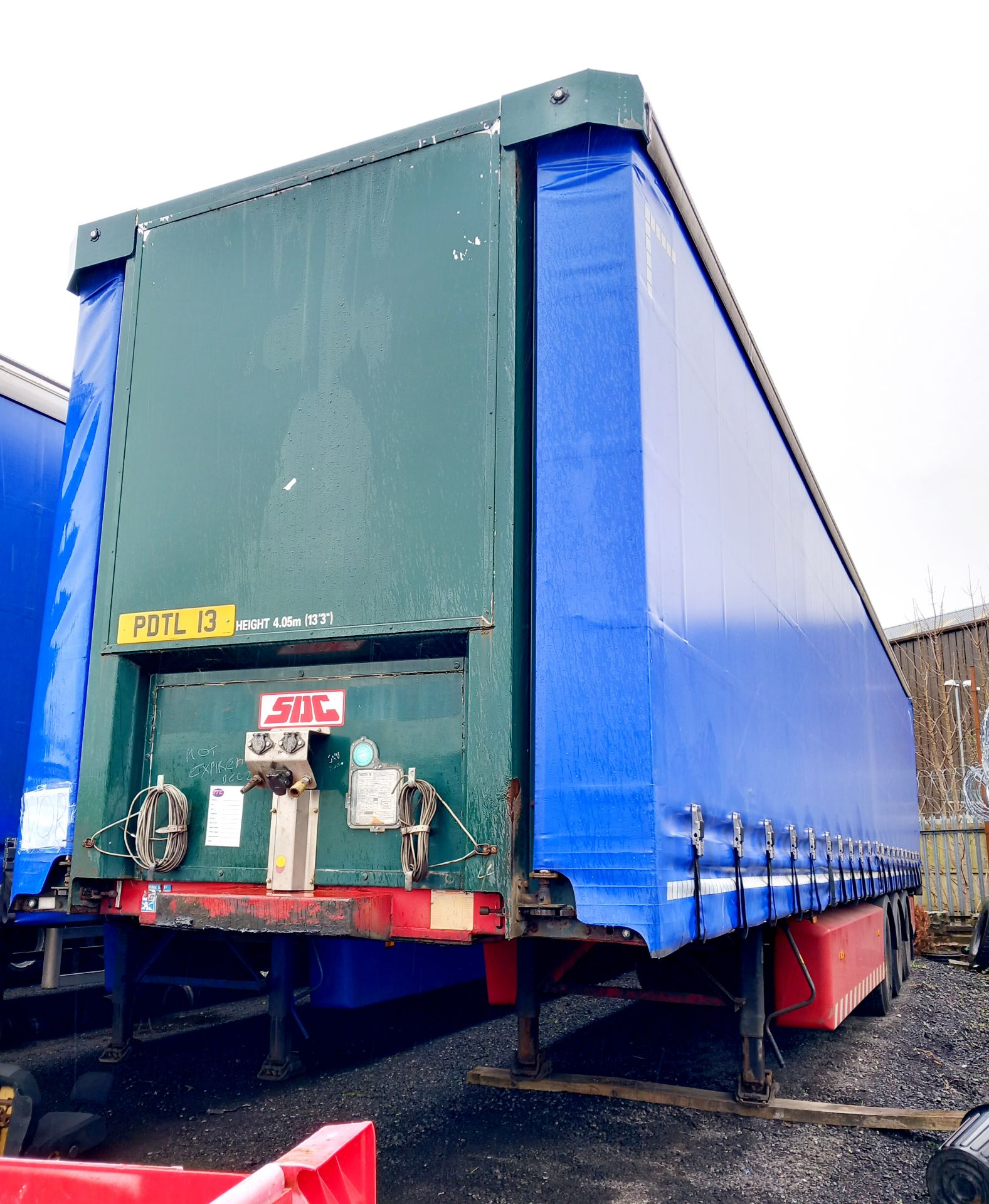 SDC Triaxle curtain Trailer (2009) C278691 MOT Dec 2023 - Image 2 of 6