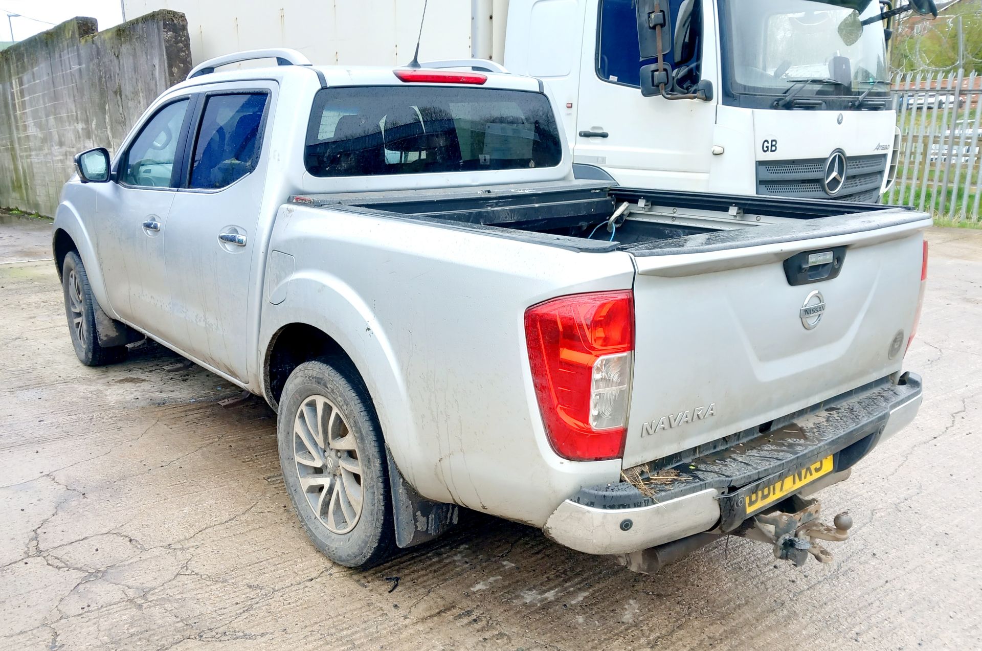 Nissan Navara Tekna 2.3dci 190 4WD Double Cab Pickup Registration BD17 NXJ, 87,740 miles, registered - Bild 3 aus 9