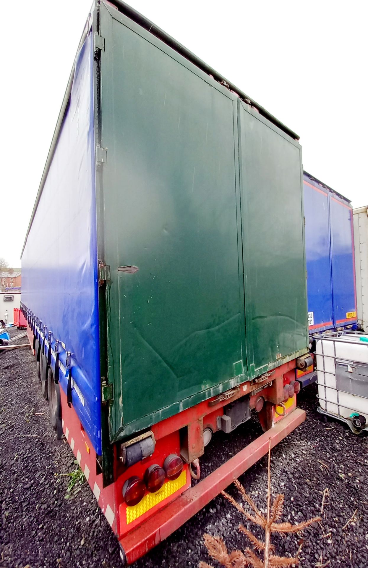 SDC Triaxle curtain Trailer (2009) C278691 MOT Dec 2023 - Image 4 of 6