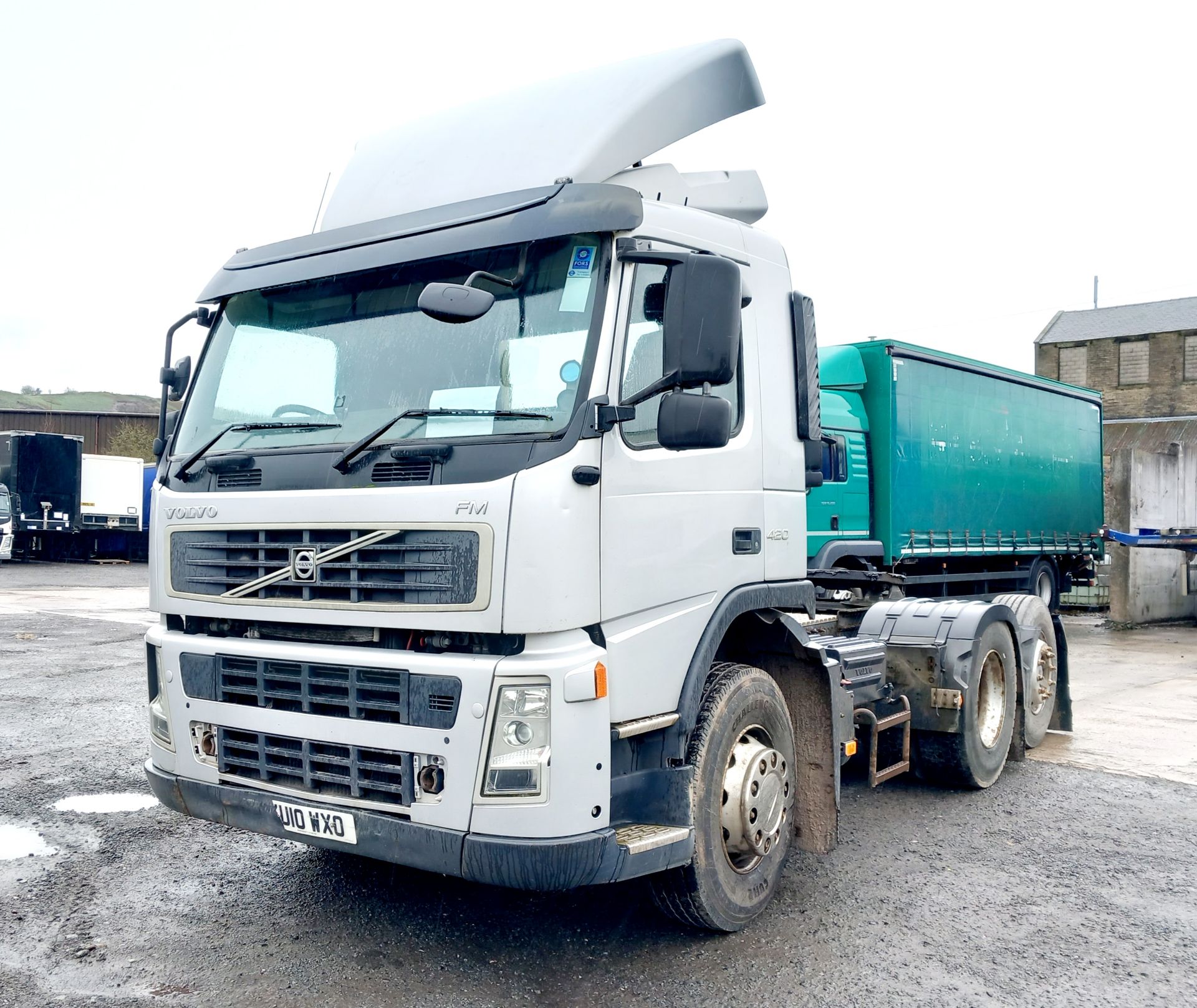 Volvo FM420 6x2 Tractor Unit Day Cab Registration KU10 WXO, 125,695 miles. MOT 31.8.2024 - Image 2 of 14