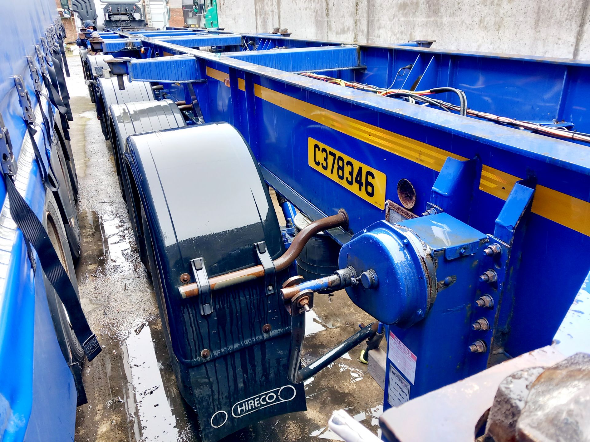 Dennison Multi-Function split skeletal twin trailer (2014) C378339/ C378346 (MOT 31.08.2024) - Image 6 of 11