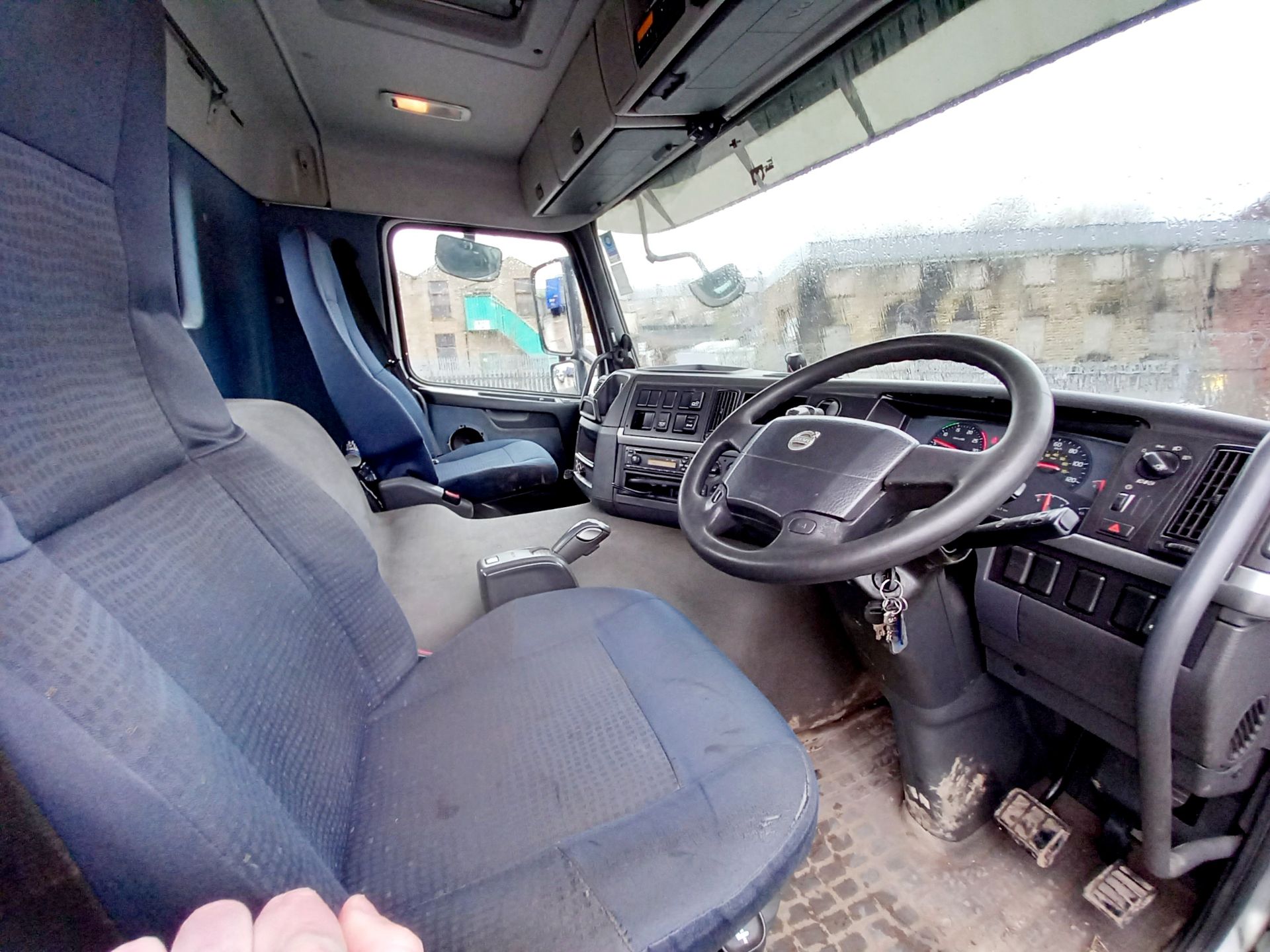 Volvo FM420 6x2 Tractor Unit Day Cab Registration KU10 WXO, 125,695 miles. MOT 31.8.2024 - Image 10 of 14