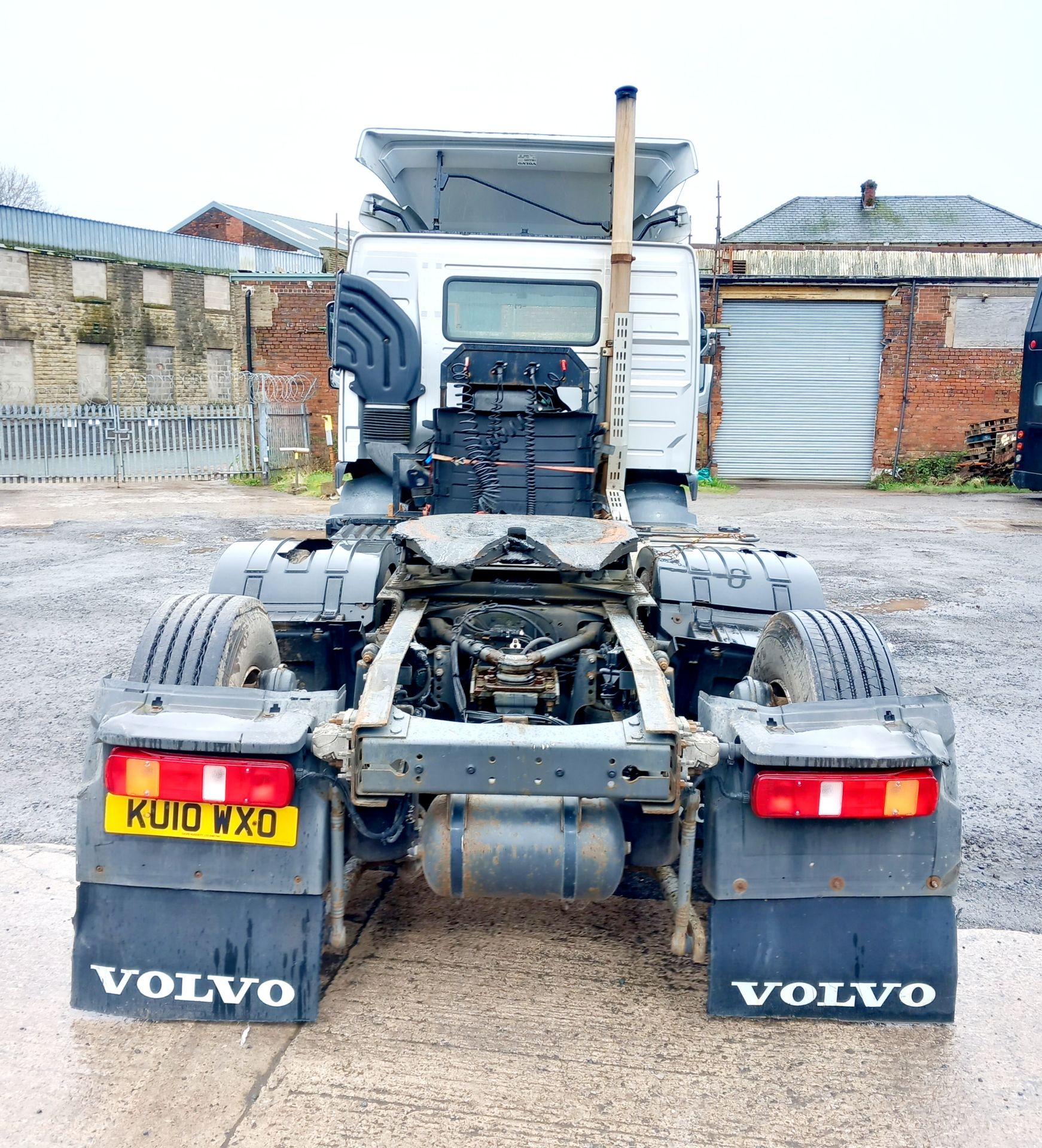 Volvo FM420 6x2 Tractor Unit Day Cab Registration KU10 WXO, 125,695 miles. MOT 31.8.2024 - Image 6 of 14