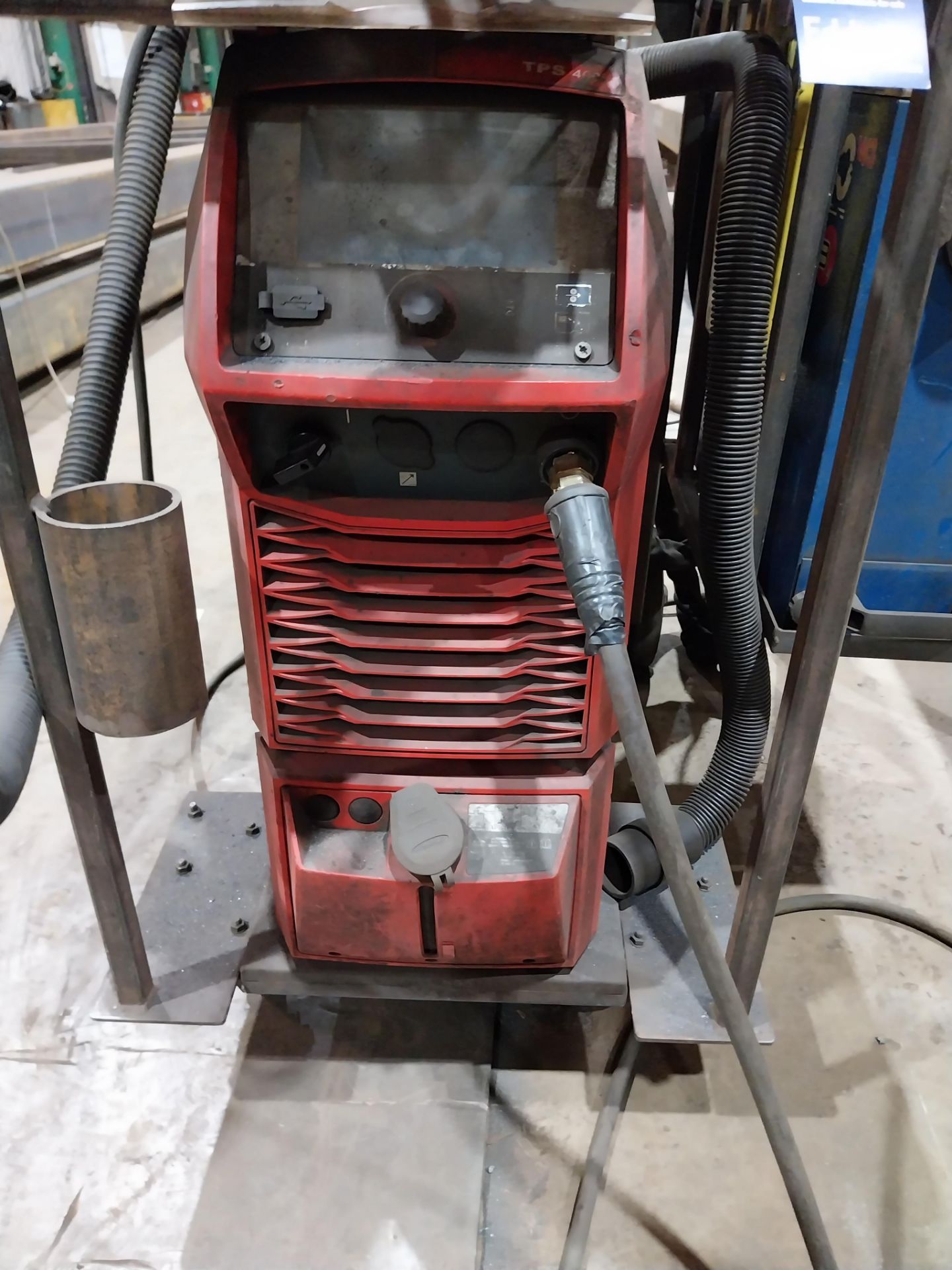 Fronius TPS400i mig welder with WF25i wire feed, Binzel FES-200 W3 extractor, torch and clamp ( - Bild 4 aus 8
