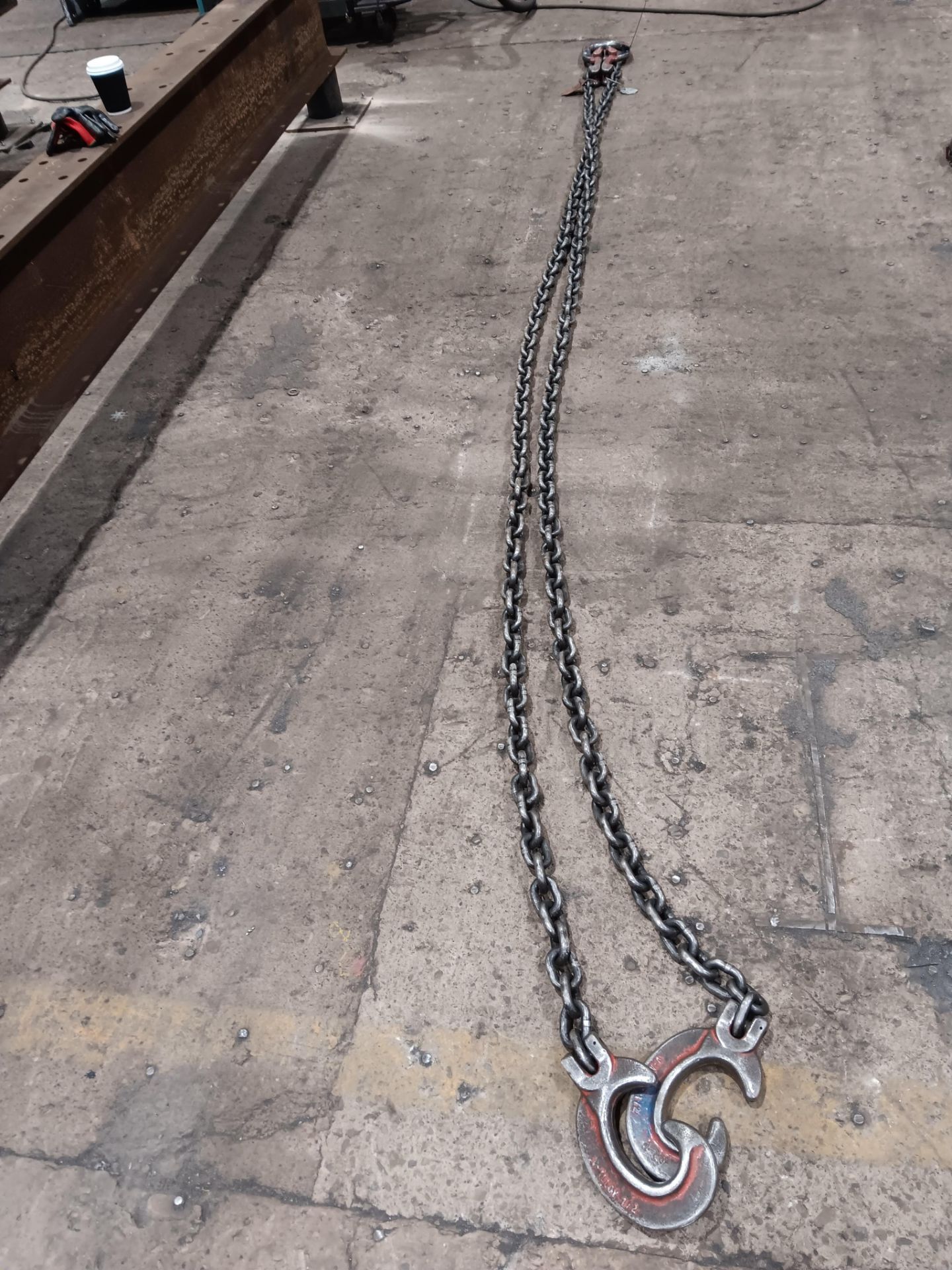 Large lifting chain with 2 hooks and loop - Image 3 of 4