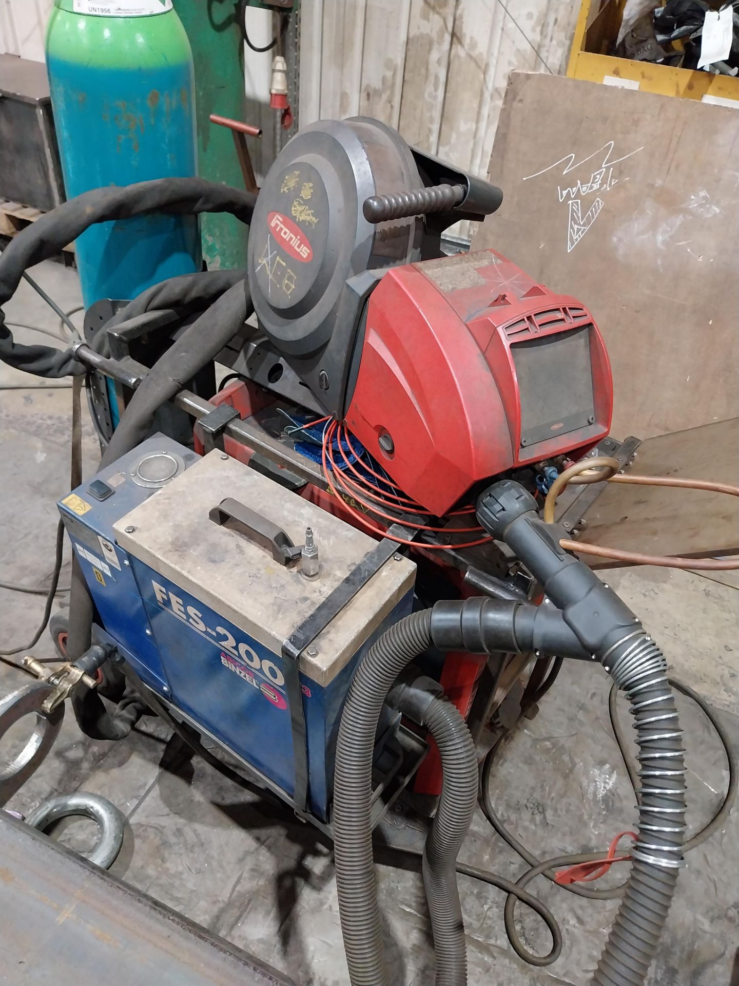 Fronius TPS400i mig welder with wire feed, Binzel FES-200 W3 extractor, torch and clamp (bottle - Image 4 of 9