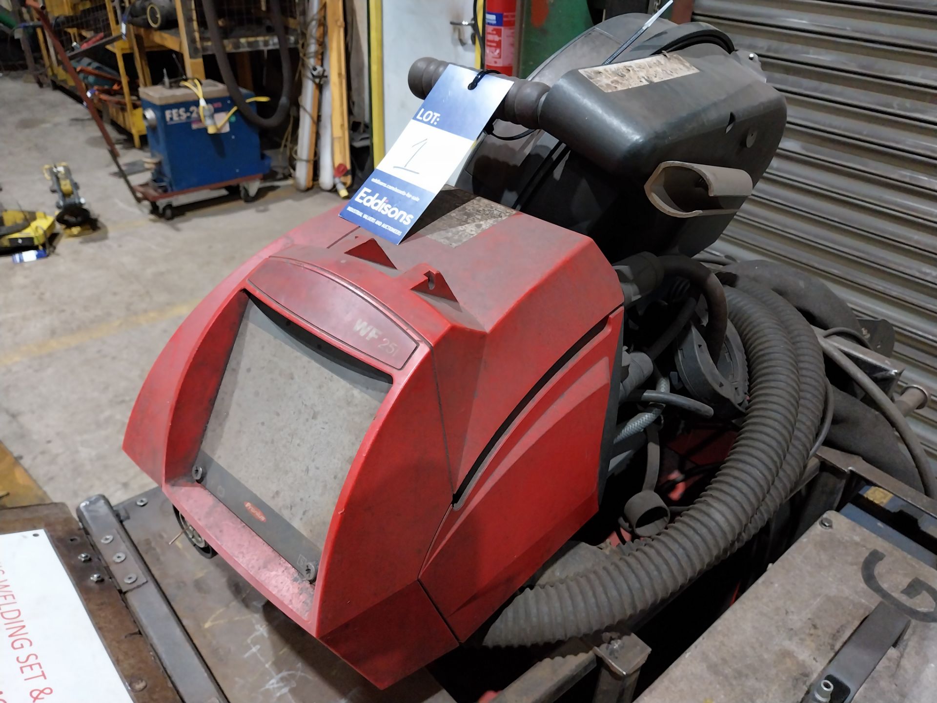 Fronius TPS 400i watercooled mig welder with WF25i wirefeed and Binzel FES-200 W3 extraction unit - Image 5 of 12
