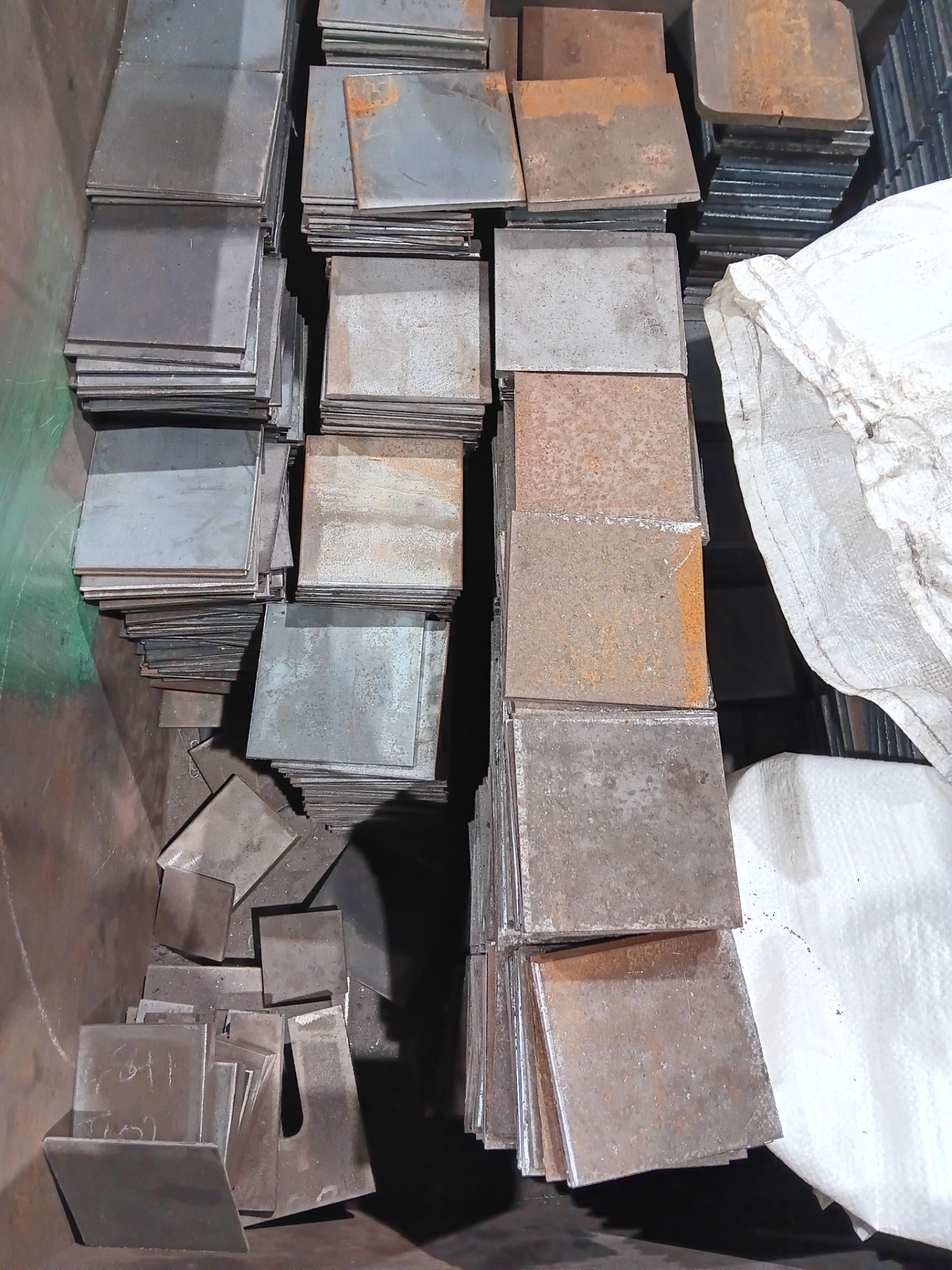 Steel stillage and contents of various thickness plate - Image 4 of 4
