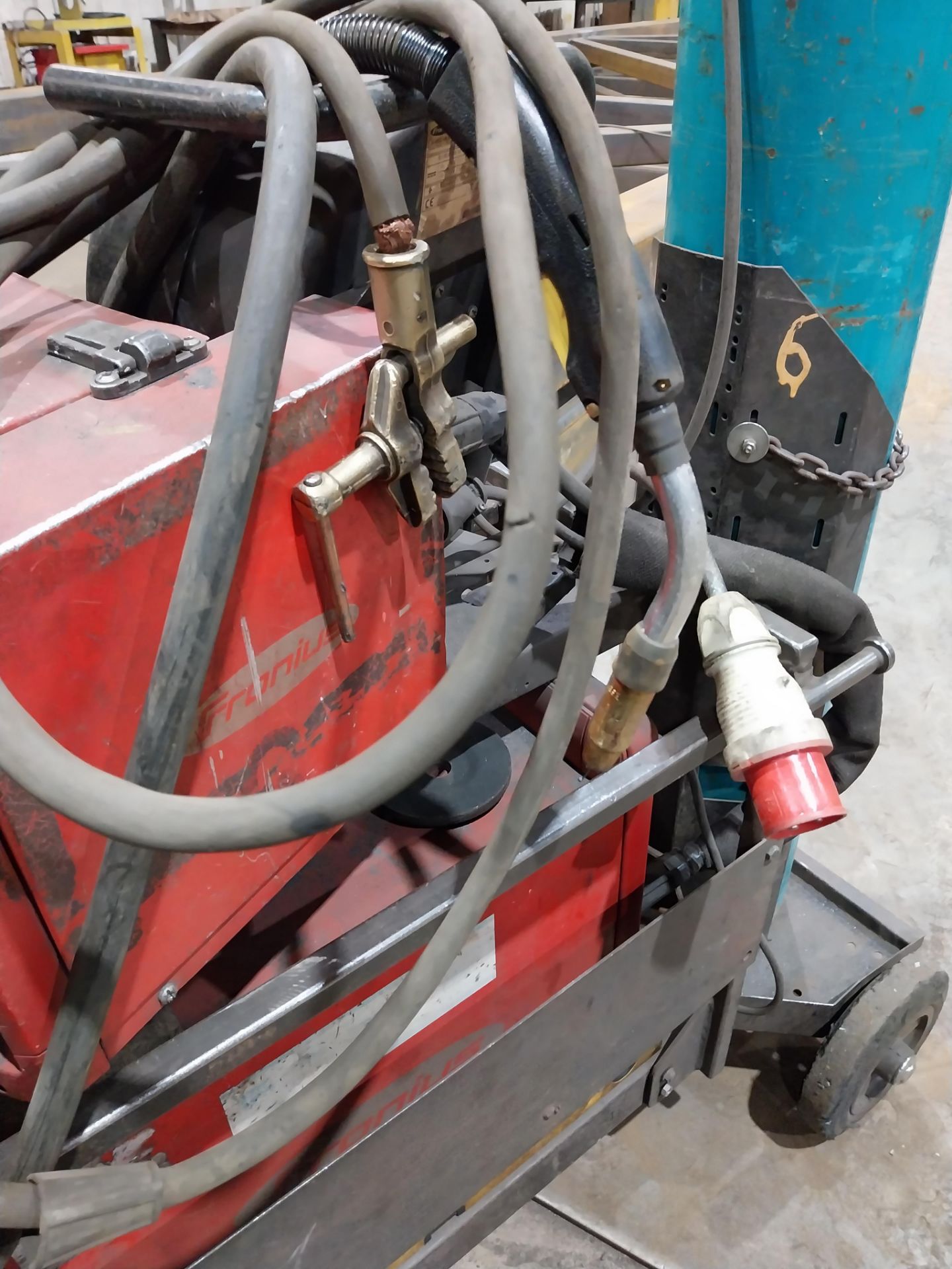 Fronius TransSynergic 4000 mig welder with VR4000 wire feed, clamp and torch (bottle not included) - Bild 5 aus 6