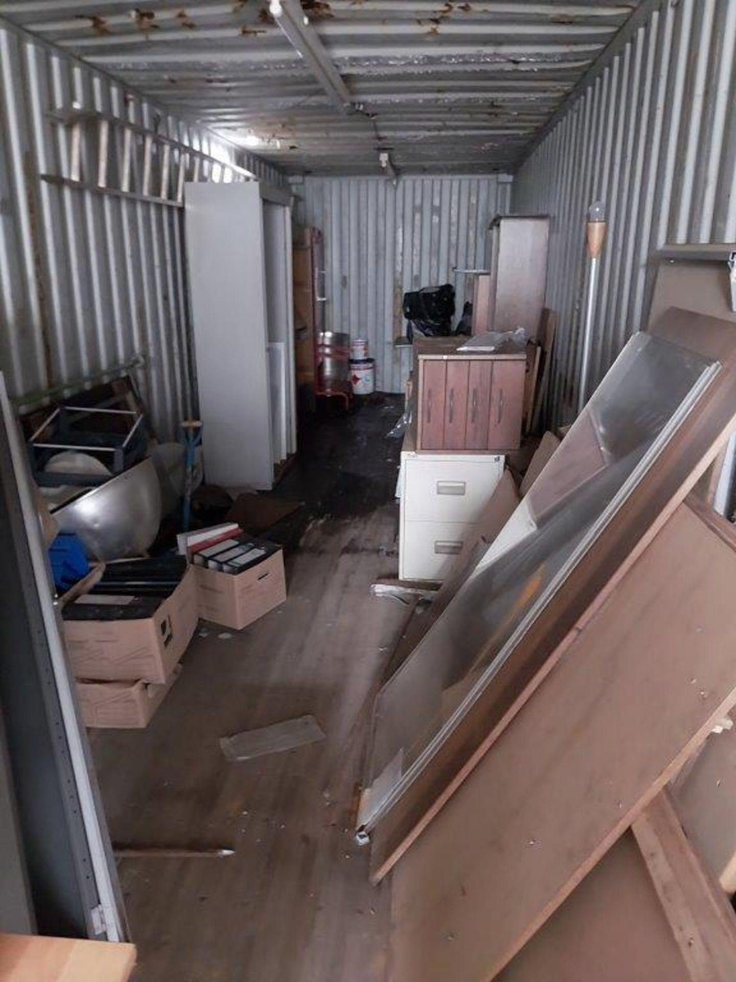 Remaining contents of container to include furniture, filing cabinets, tyres etc. - Bild 5 aus 5