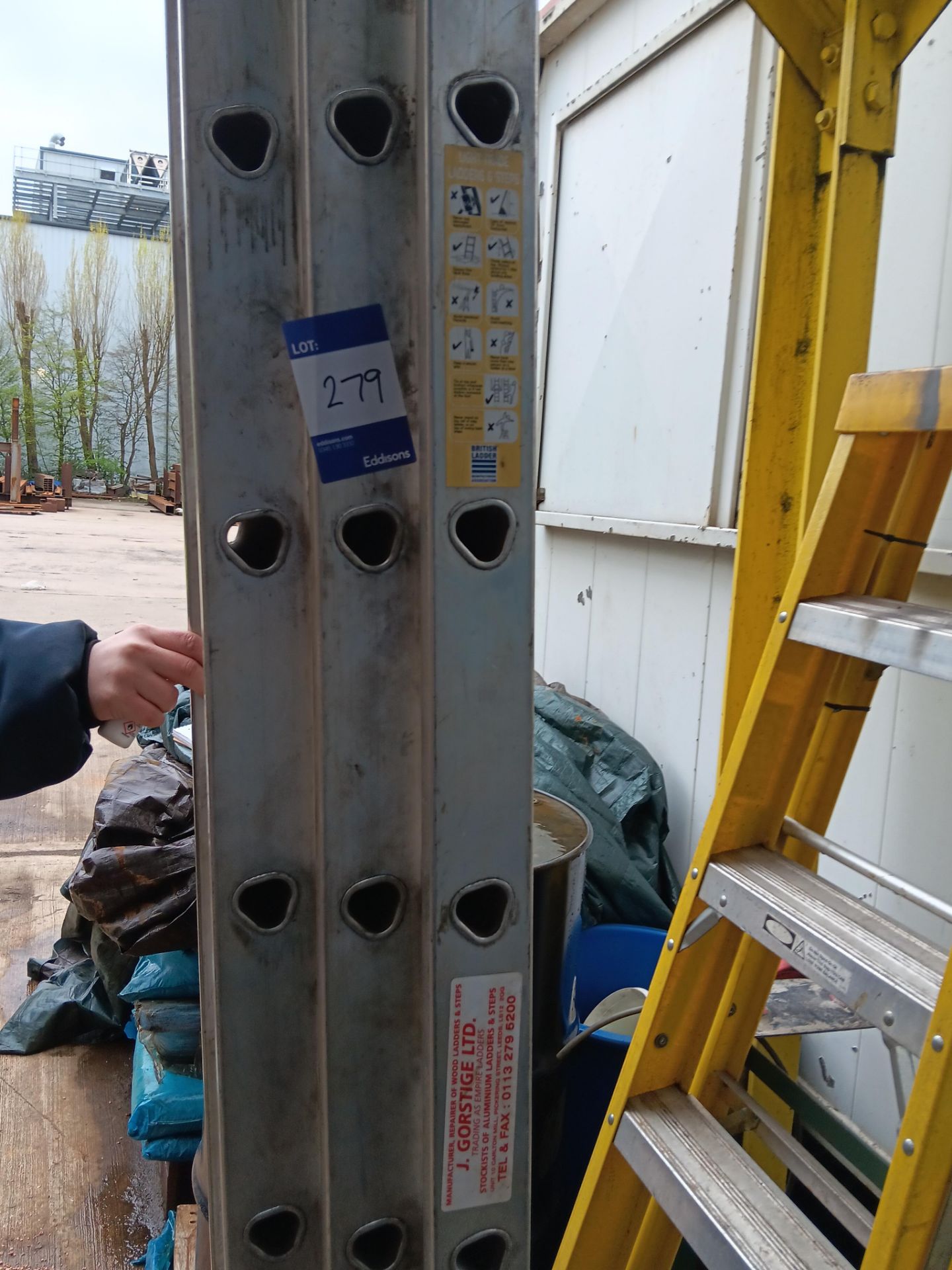 3 x 9 tread extendable aluminium stepladder