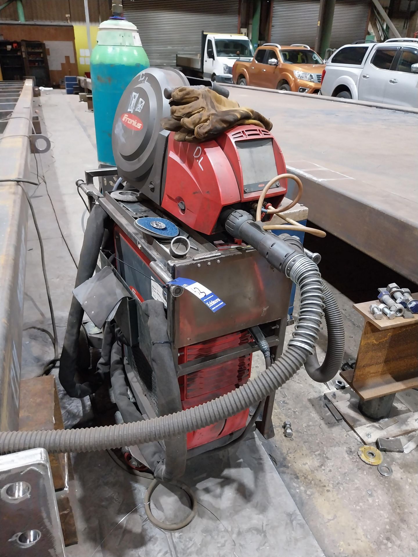 Fronius TPS400i mig welder with wire feed, Binzel FES-200 W3 extractor, torch and clamp (bottle