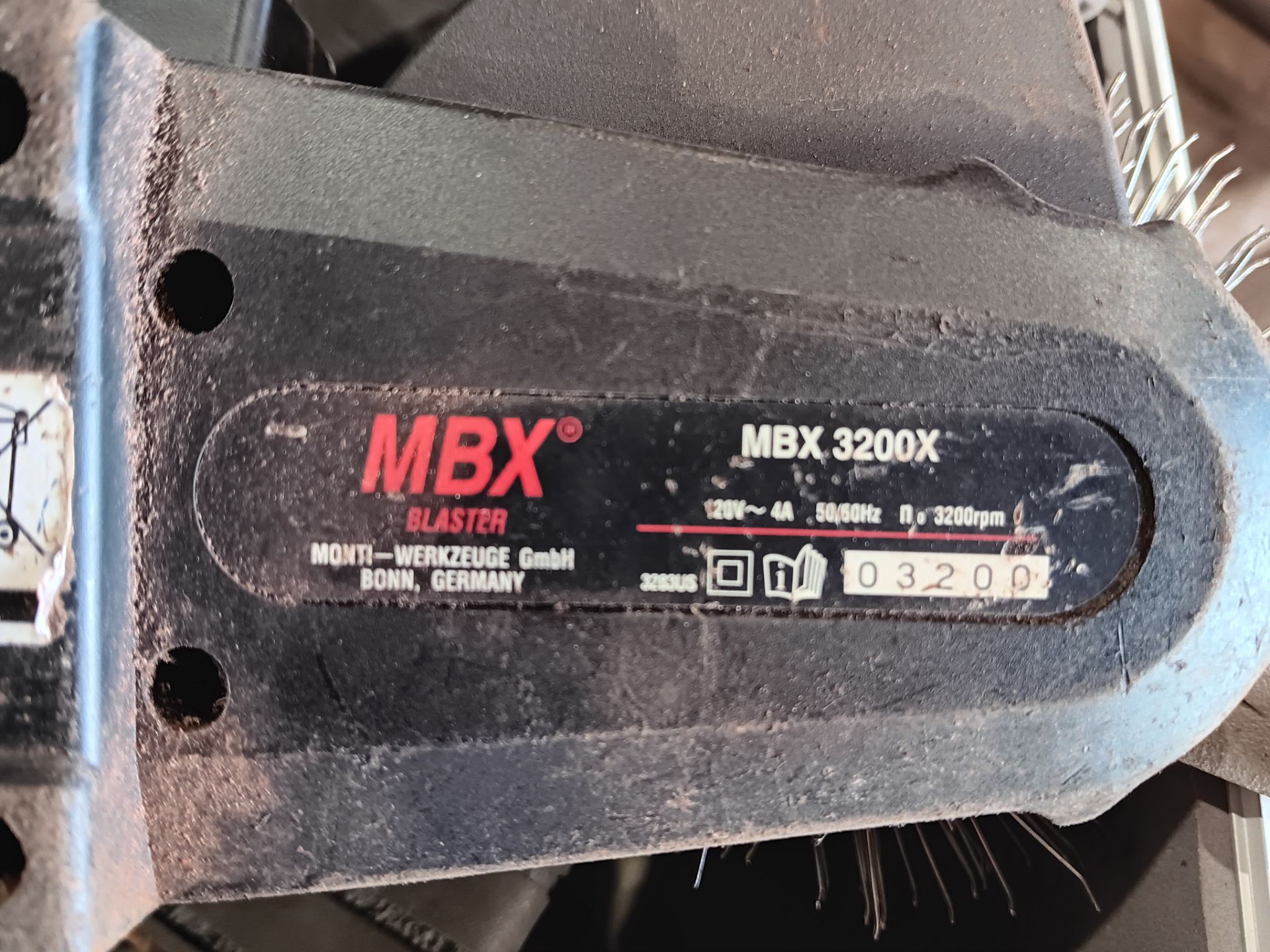 MBX 3200X blaster weld cleaner 110v - Image 3 of 5