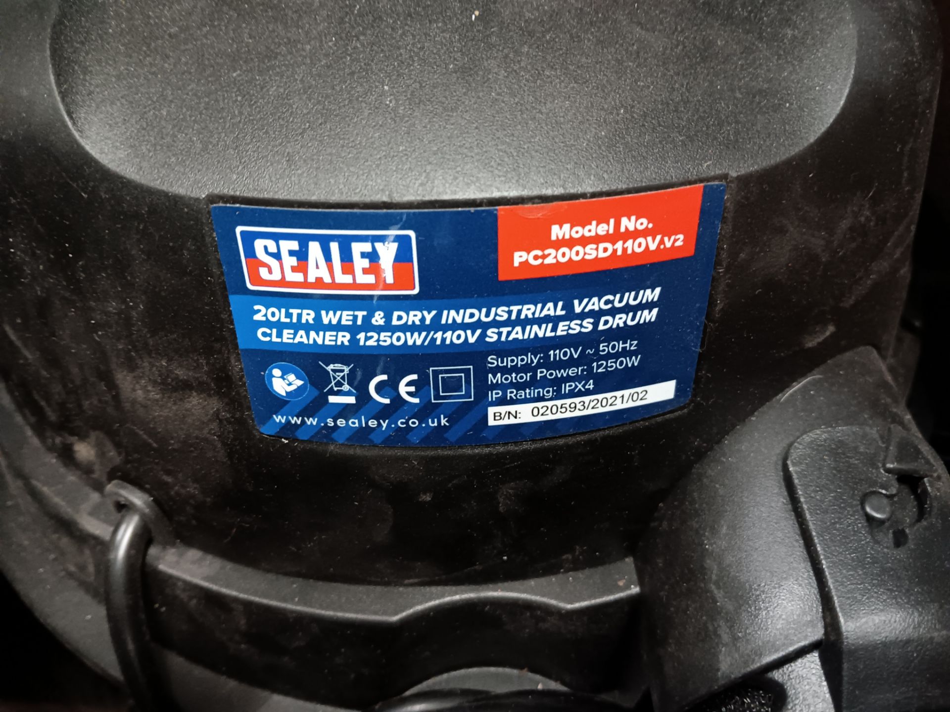 Sealey 20 Ltr wet and dry vacuum cleaner - Image 2 of 3