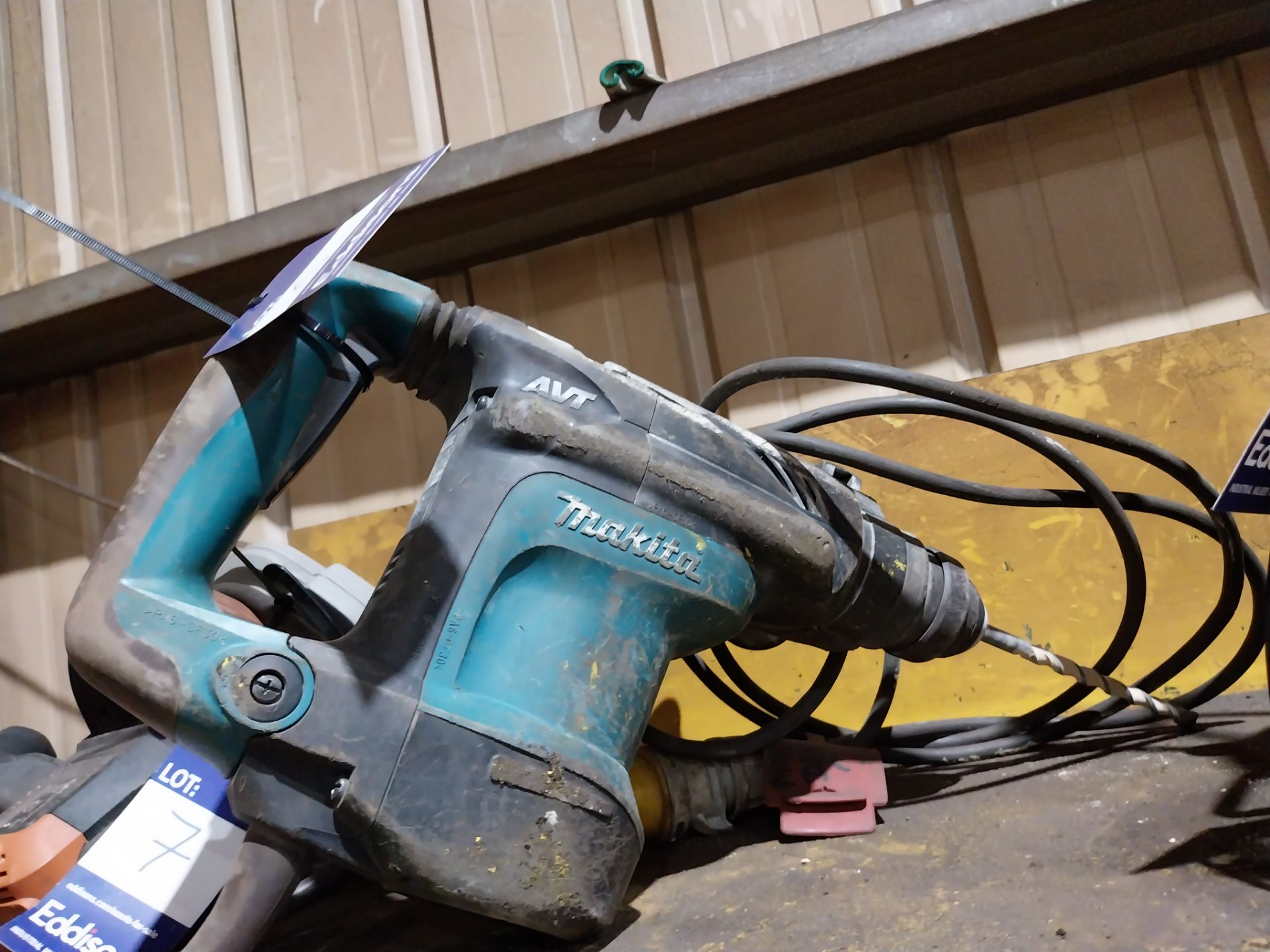 Makita HR3210C hammer drill Year 2015 110v