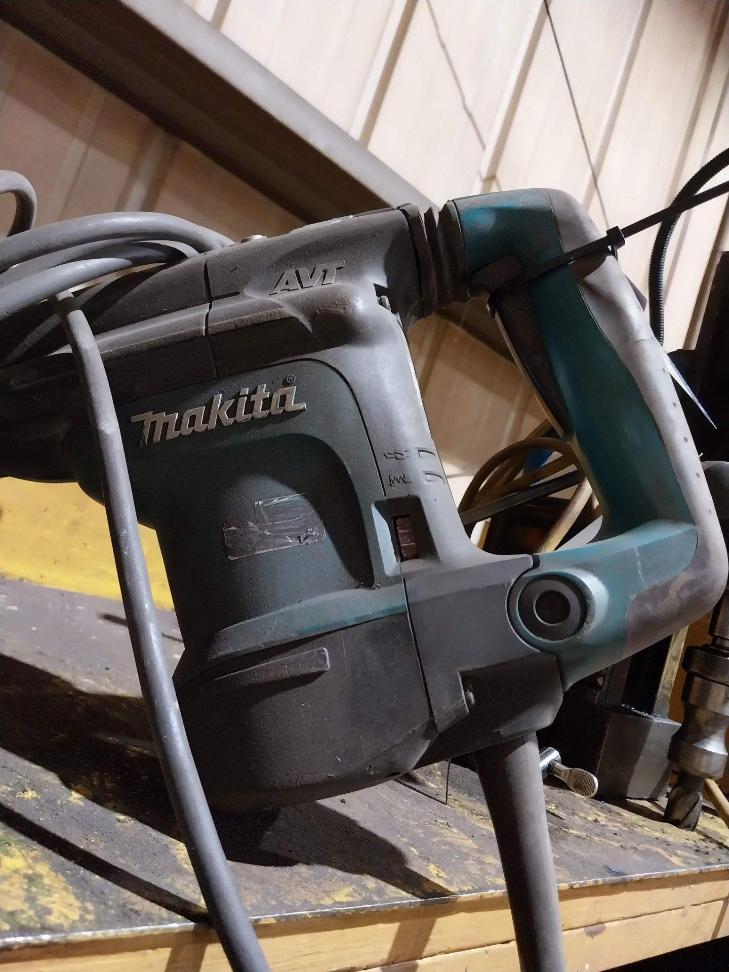 Makita HR3210C hammer drill Year 2015 110v - Bild 3 aus 4