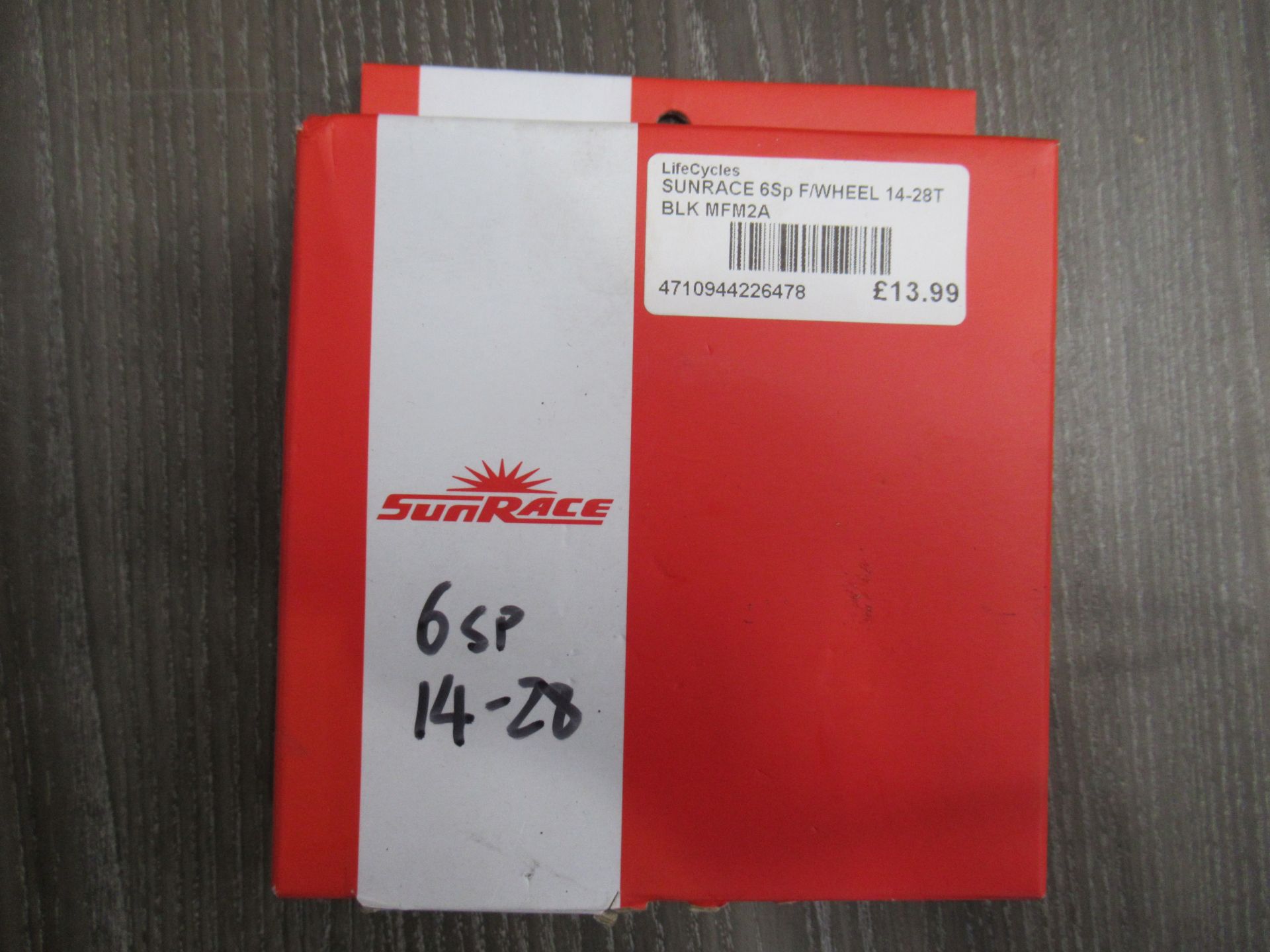 4 x Shimano 7-SPD Freewheels 14-28T (2) (RRP£24.99 each) 14-34T (2) (RRP£29.99), 1 x SunRace 6-SPD 1 - Image 4 of 13