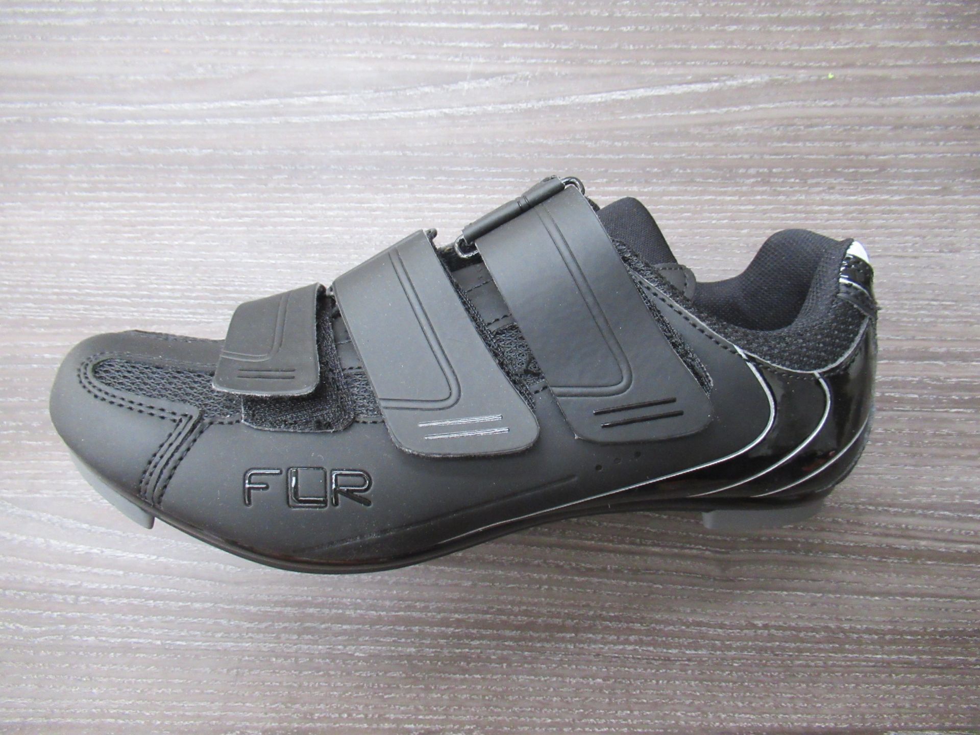 2 x Pairs of FLR cycling shoes - 1 x F-11 boxed EU size 39 (RRP£99.99) and 1 x F-35 III boxed EU siz - Image 4 of 7