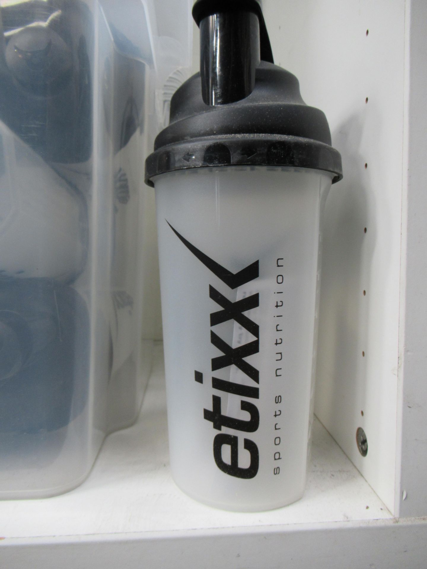 18 x Etixx shakers (RRP£9.99 each) - Image 2 of 2