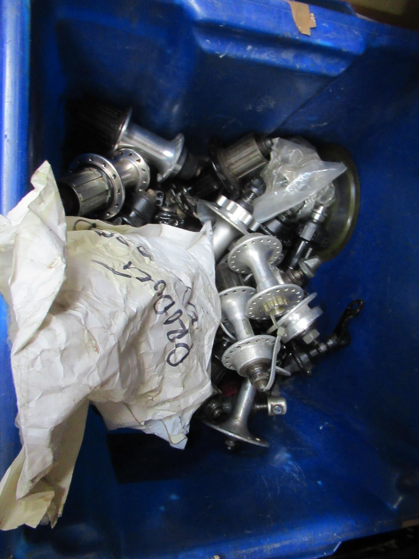 Box of used hubs and accessories - Image 4 of 4
