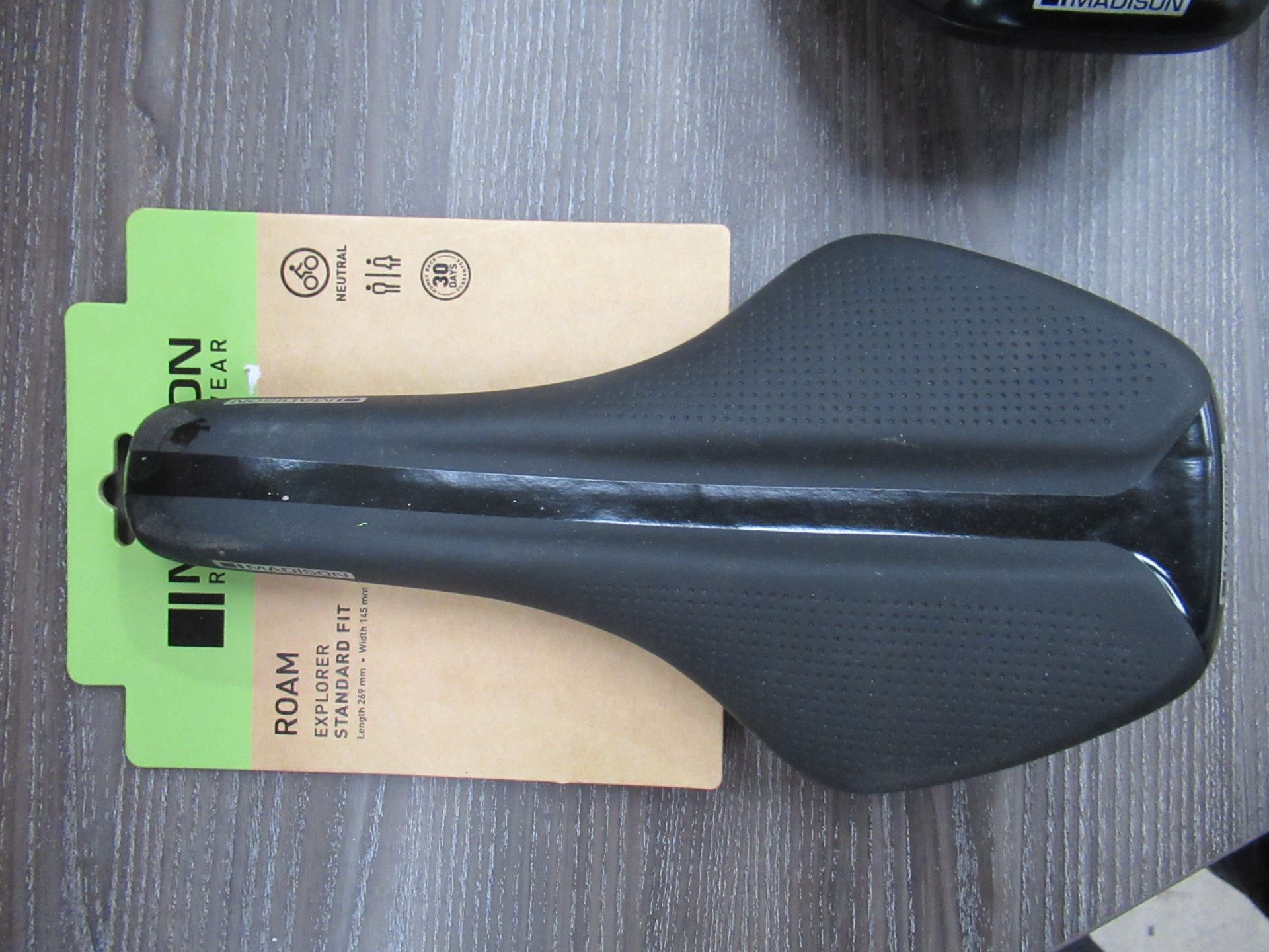 4 x Madison 'Roam" saddles: 2 x Short fit; 2 x standard fit (RRP£34.99 each) - Image 4 of 4