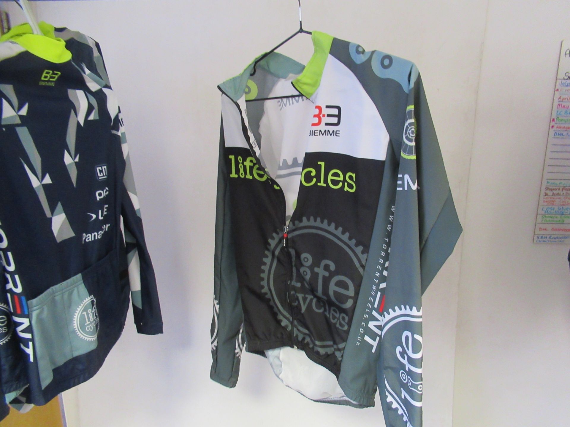 6x XS Male Cycling clothes - Image 10 of 10