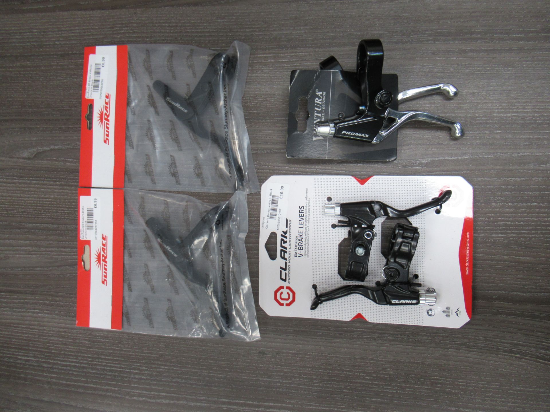 Assorted cycling parts including caliper brakes, cantilever brake, brake lever etc. (total approx RR - Image 5 of 5