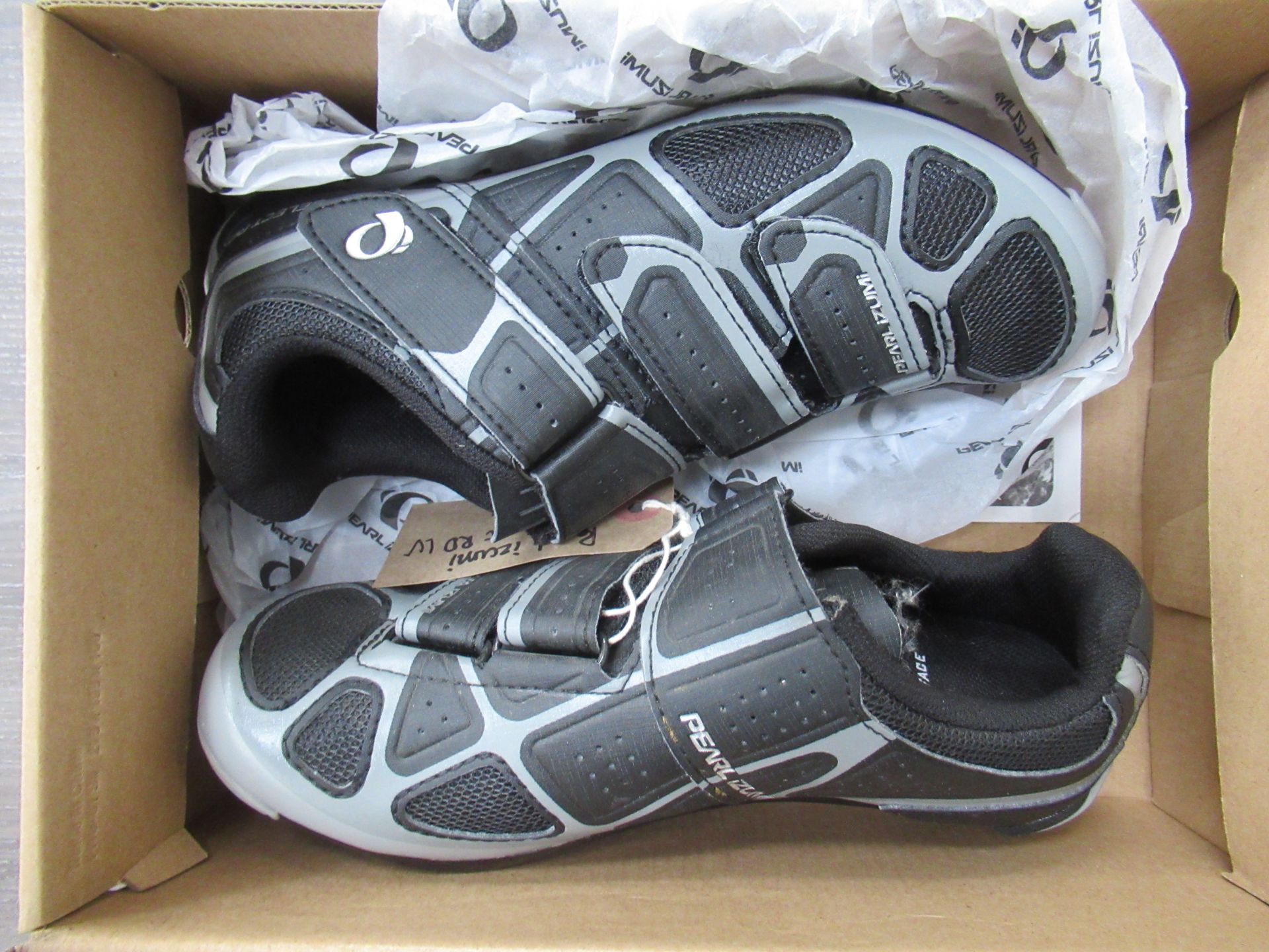 Pair of Pearl Izumi W Select RD IV ladies cycling shoes (black/black) - boxed EU size 37 (RRP£89.99) - Image 4 of 4