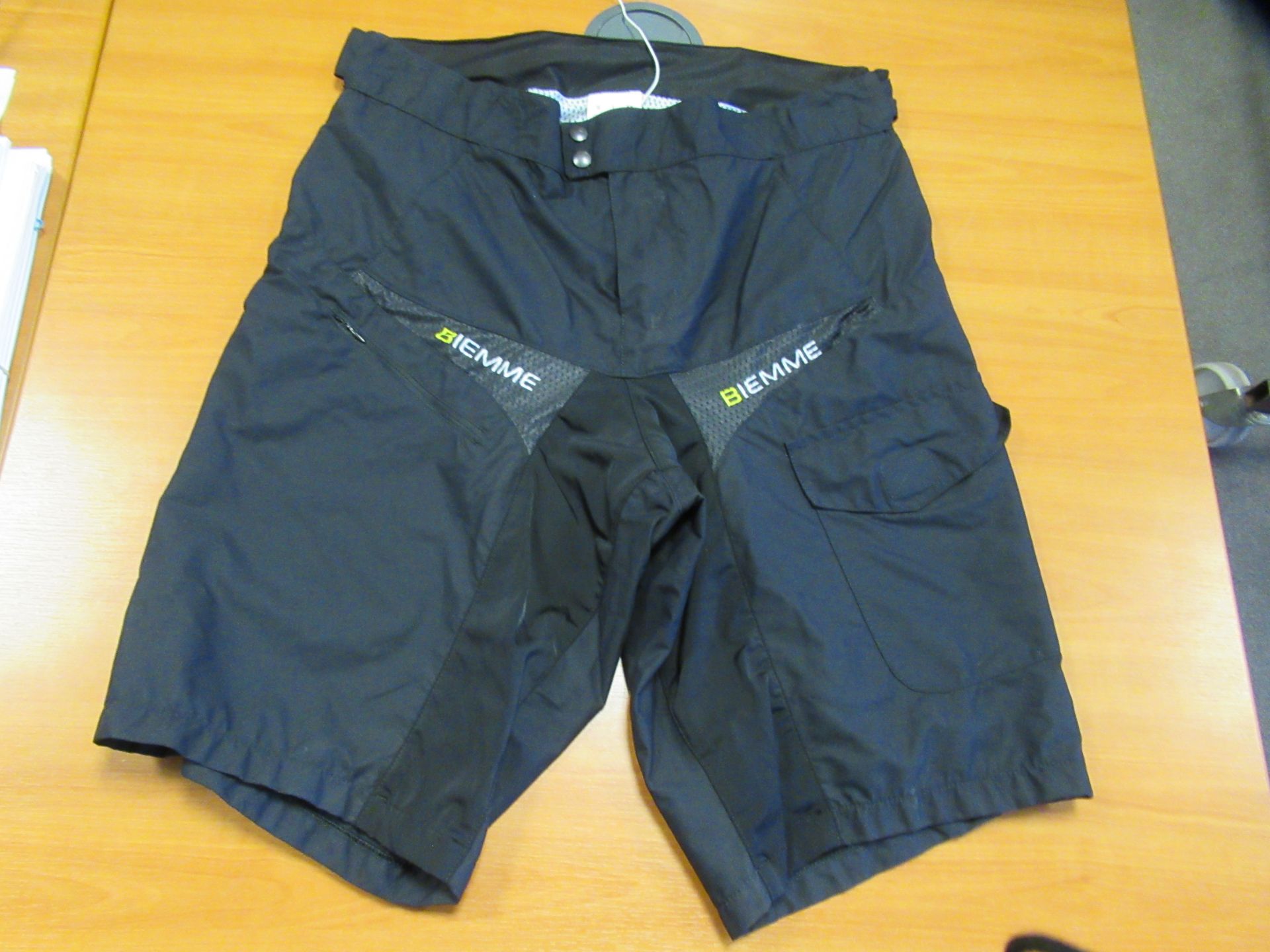 L Male Cycling Clothes - Image 4 of 5