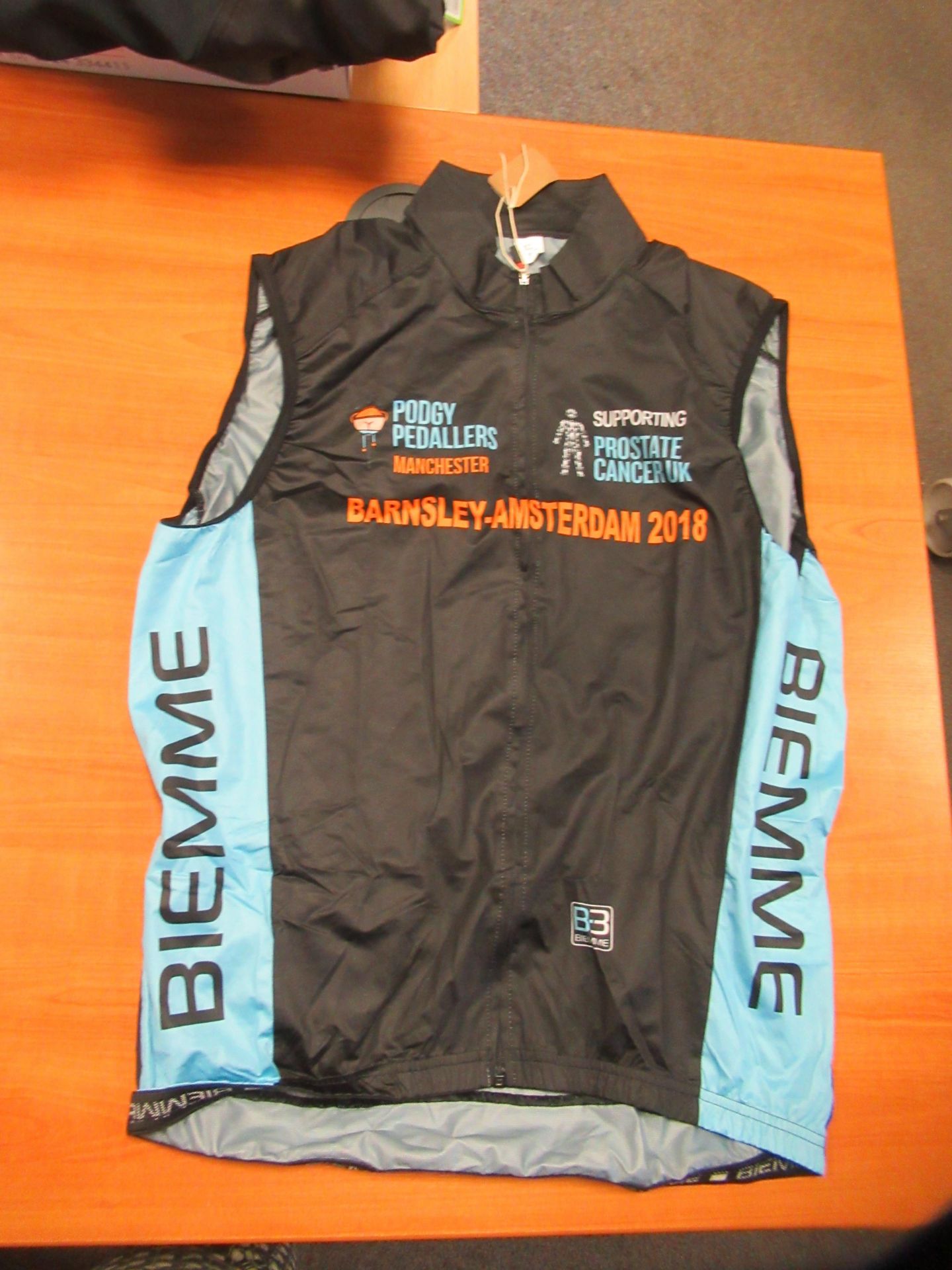 XL Male Cycling Clothes - Image 4 of 5