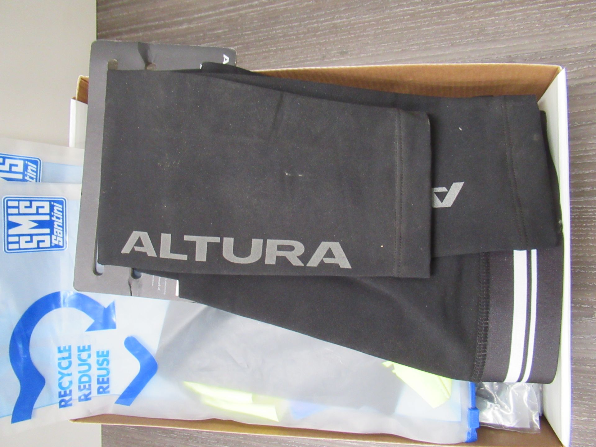 Box of arm and leg warmers, home trainer sweat guard etc. - Image 5 of 6