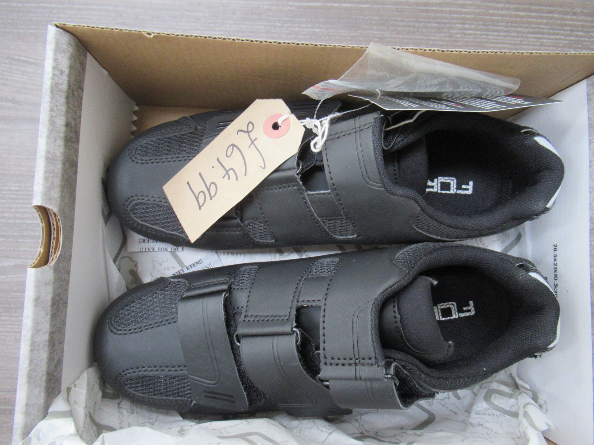 2 x Pairs of FLR cycling shoes - 1 x F-11 boxed EU size 39 (RRP£99.99) and 1 x F-35 III boxed EU siz - Image 3 of 7