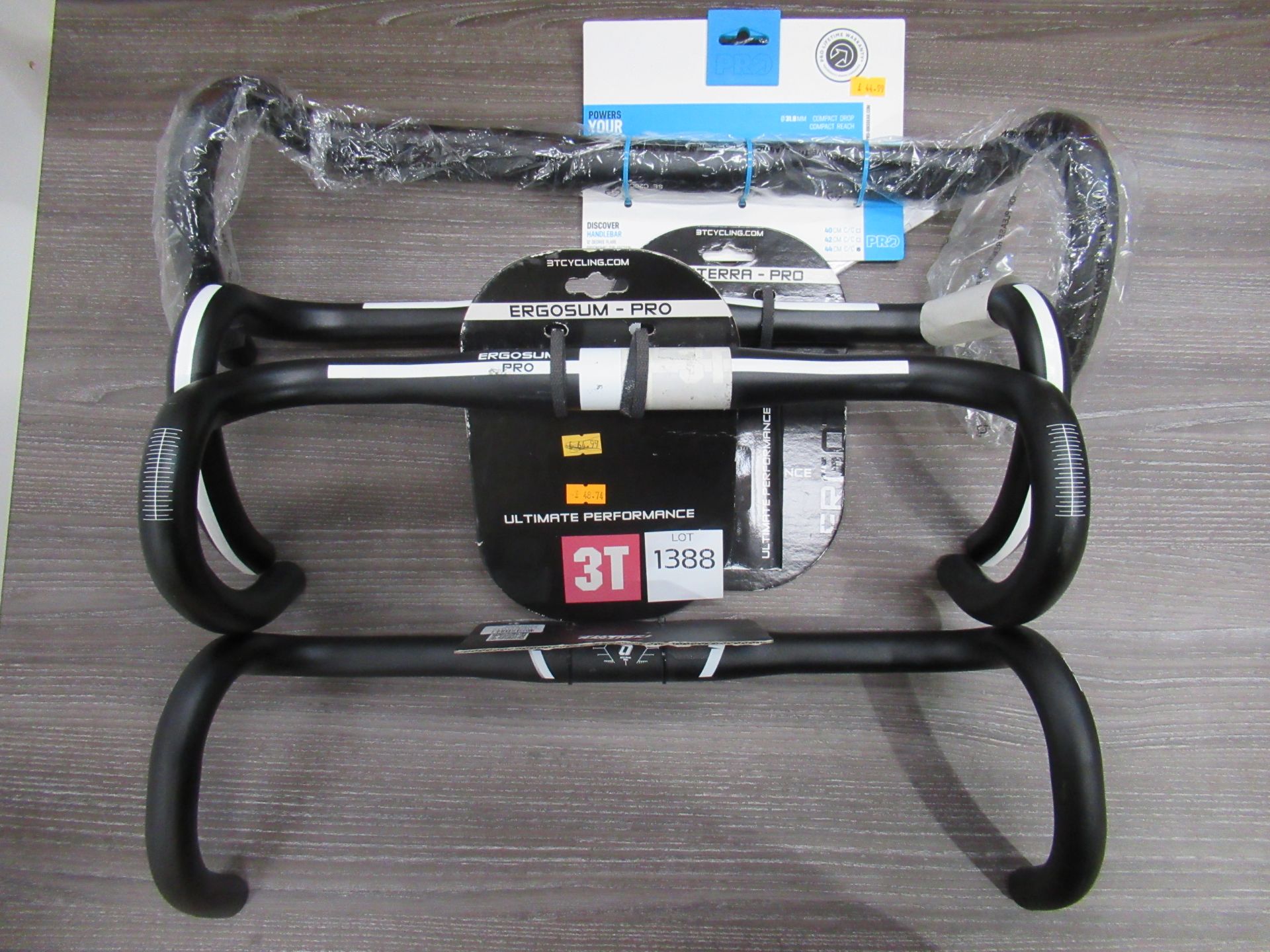 4 x handlebars: 1 x Pro Discover 44cm (RRP£44.99); 2 x 3T Pro (RRP£48.74 each) and Control Tech (RRP