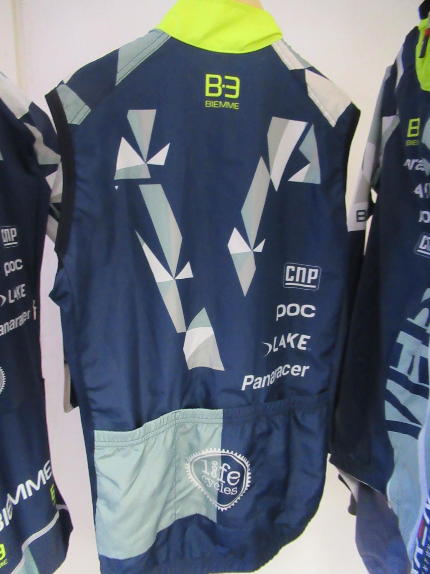 6x XS Male Cycling clothes - Image 6 of 10