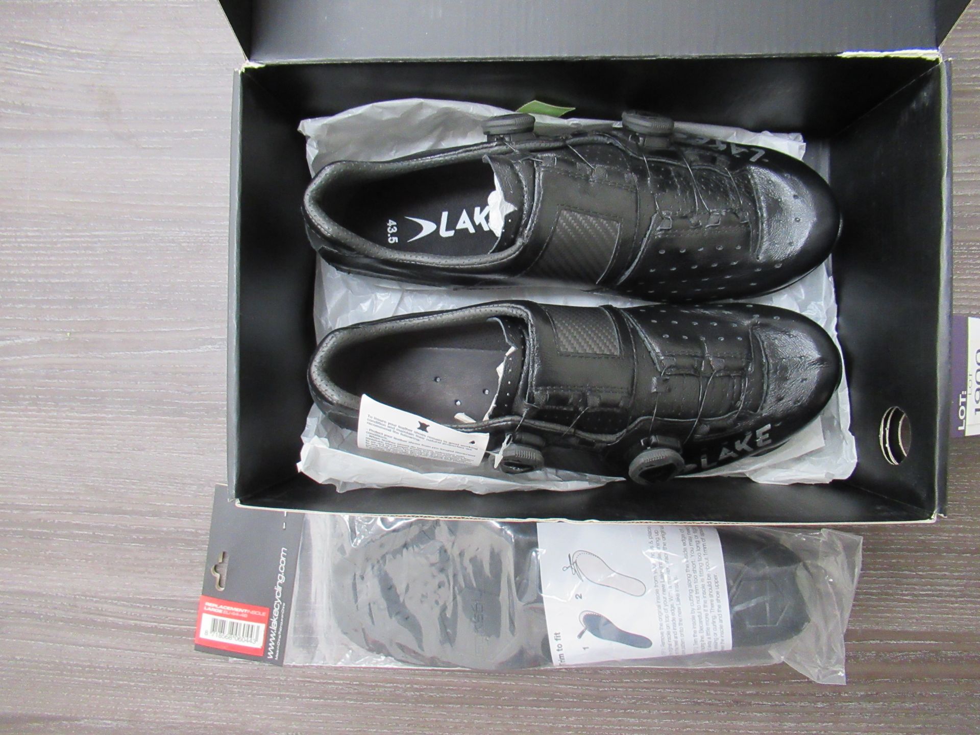 Pair of Lake CX403 cycling shoes (black/silver) - boxed EU size 43.5 (RRP£425) - Image 4 of 4