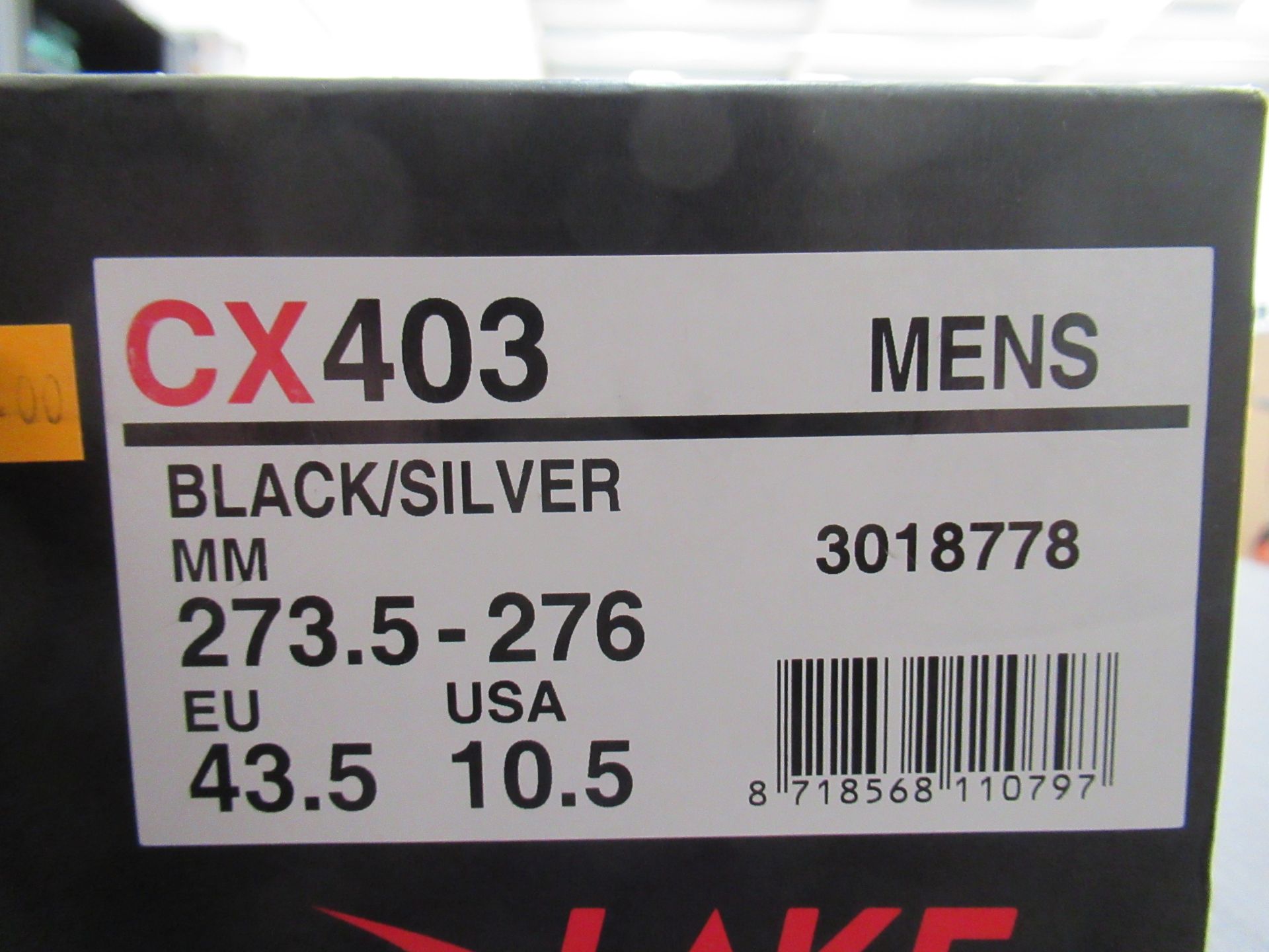 Pair of Lake CX403 cycling shoes (black/silver) - boxed EU size 43.5 (RRP£425) - Image 3 of 4