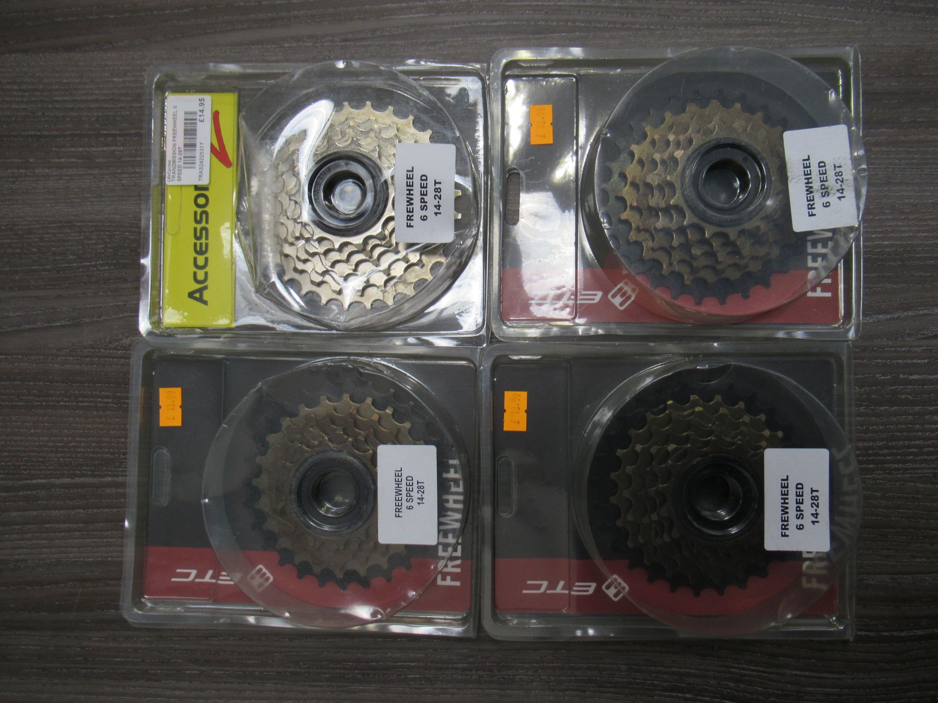 4 x Shimano 7-SPD Freewheels 14-28T (2) (RRP£24.99 each) 14-34T (2) (RRP£29.99), 1 x SunRace 6-SPD 1 - Image 2 of 13