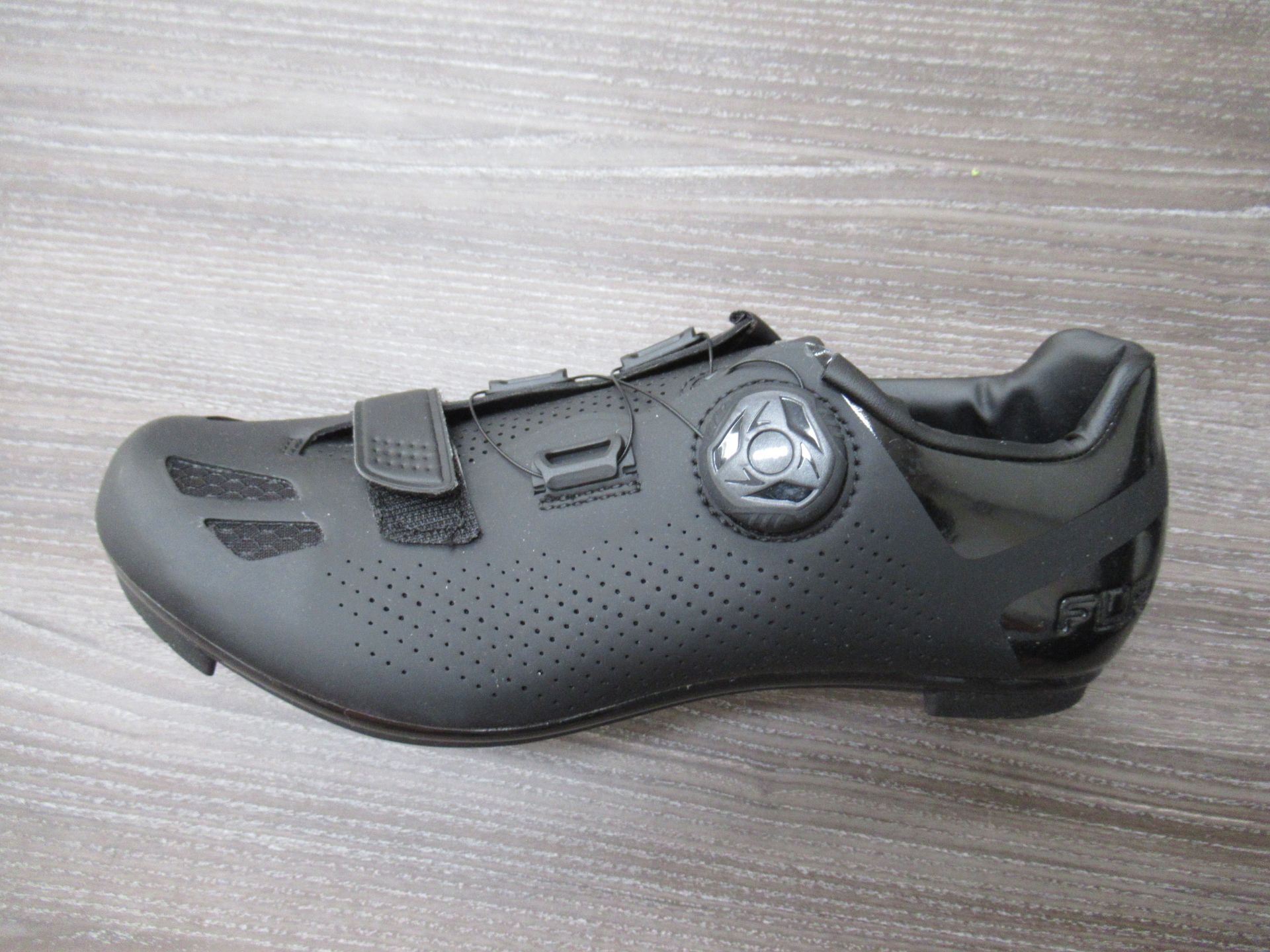 2 x Pairs of FLR cycling shoes - 1 x F-11 boxed EU size 39 (RRP£99.99) and 1 x F-35 III boxed EU siz - Image 7 of 7