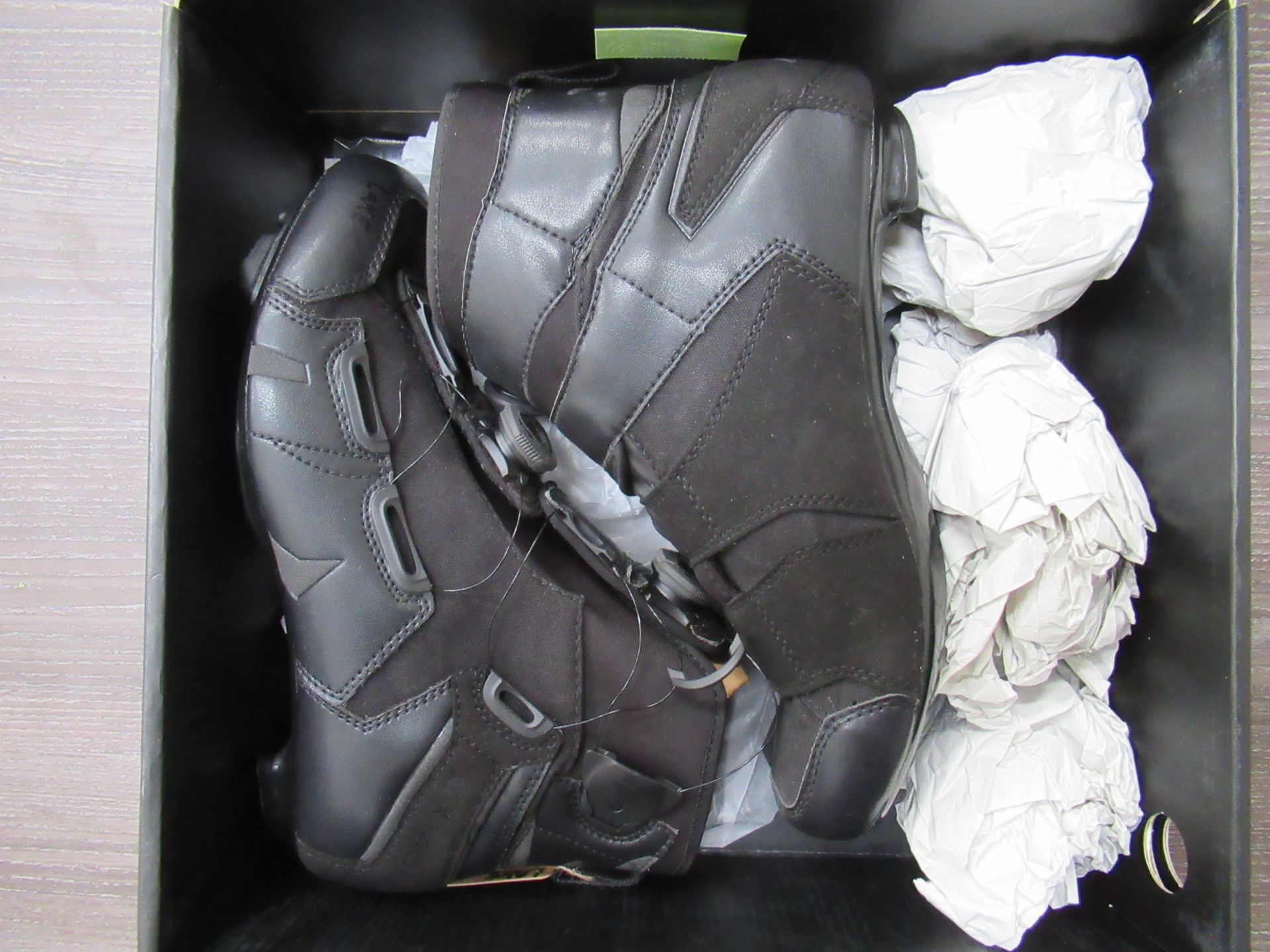 Pair of Lake CX145 cycling shoes (black/black) - boxed EU size 43 (RRP£200) - Image 4 of 4