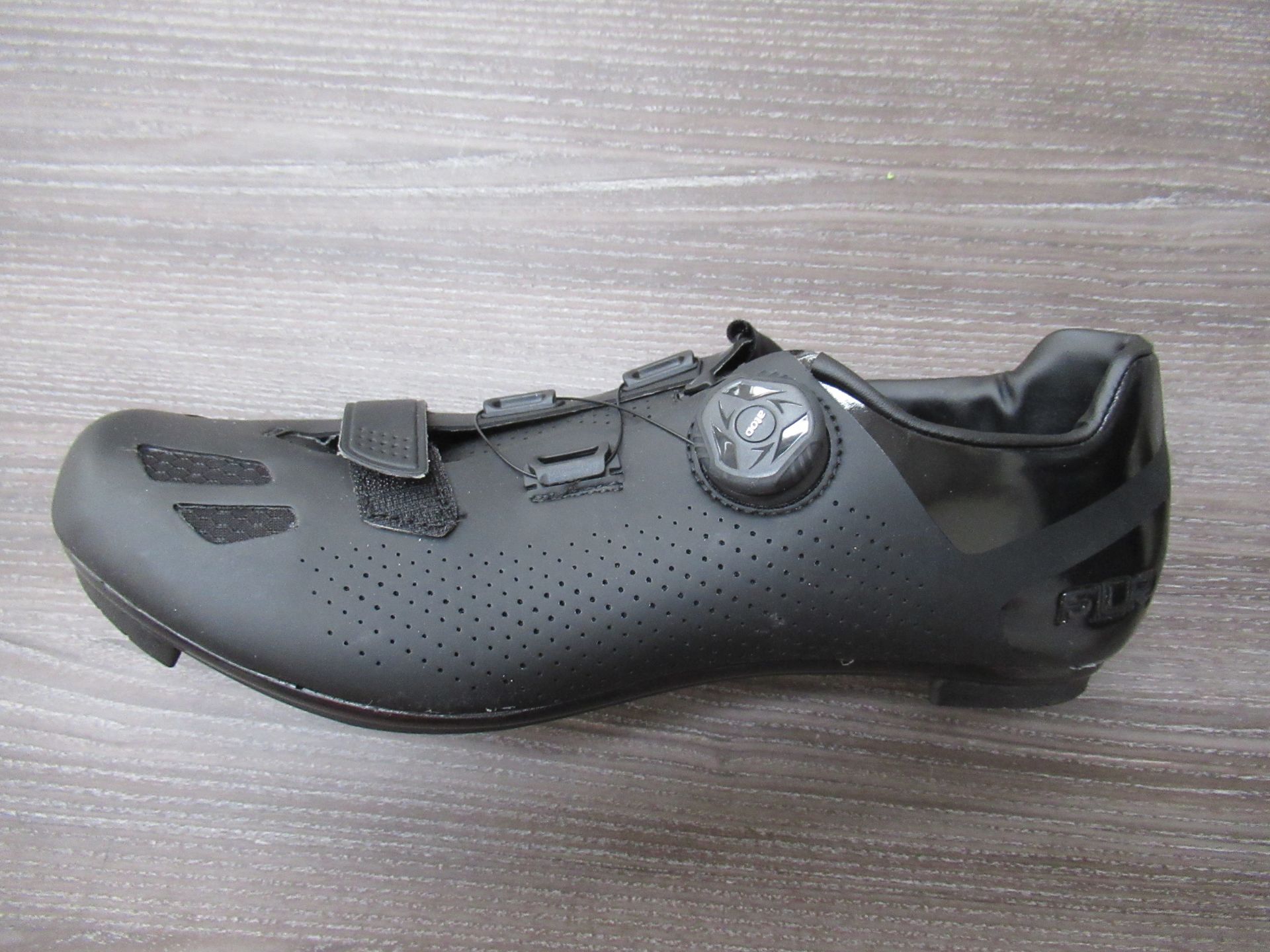 2 x Pairs of FLR cycling shoes - 1 x F-11 boxed EU size 43 (RRP£99.99) and 1 x F-35 III boxed EU siz - Image 4 of 7