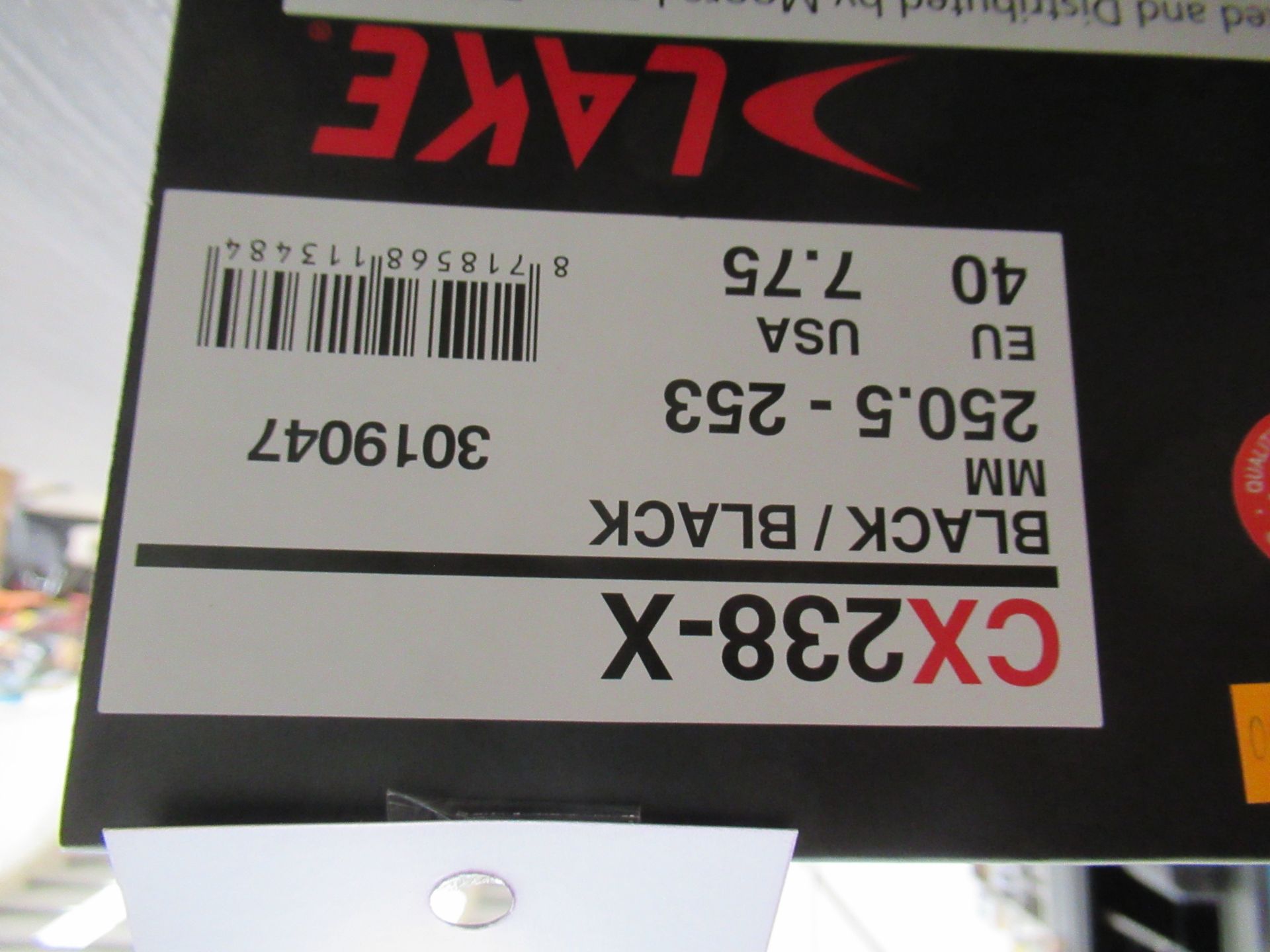 Pair of Lake CX238-X cycling shoes (black/black) - boxed EU size 40 (RRP£270) - Image 3 of 8