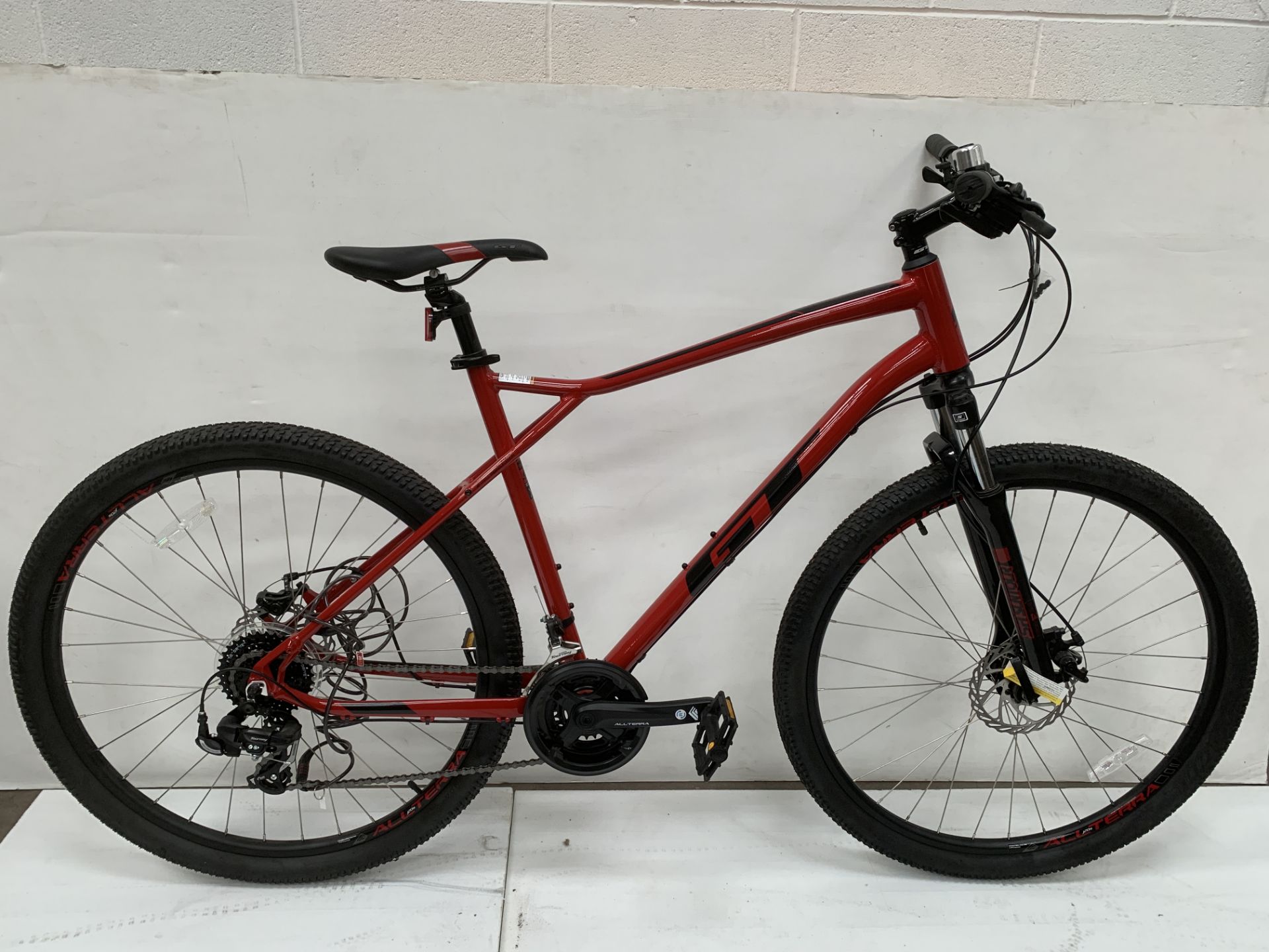 GT Aggressor Sport XL 'Red' Mountain Bike. RRP £500