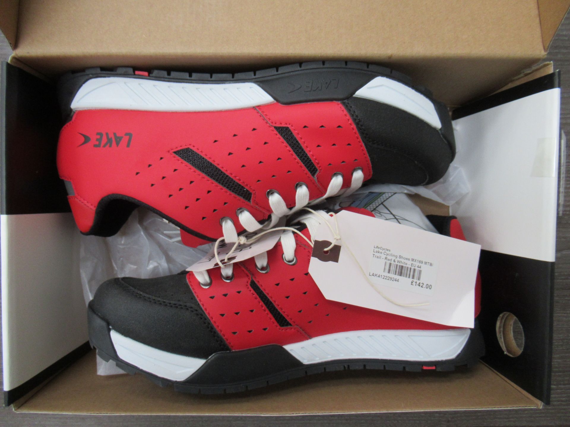 Pair of Lake MX169 cycling shoes (red/white) - boxed EU size 44 (RRP£142) - Image 4 of 4