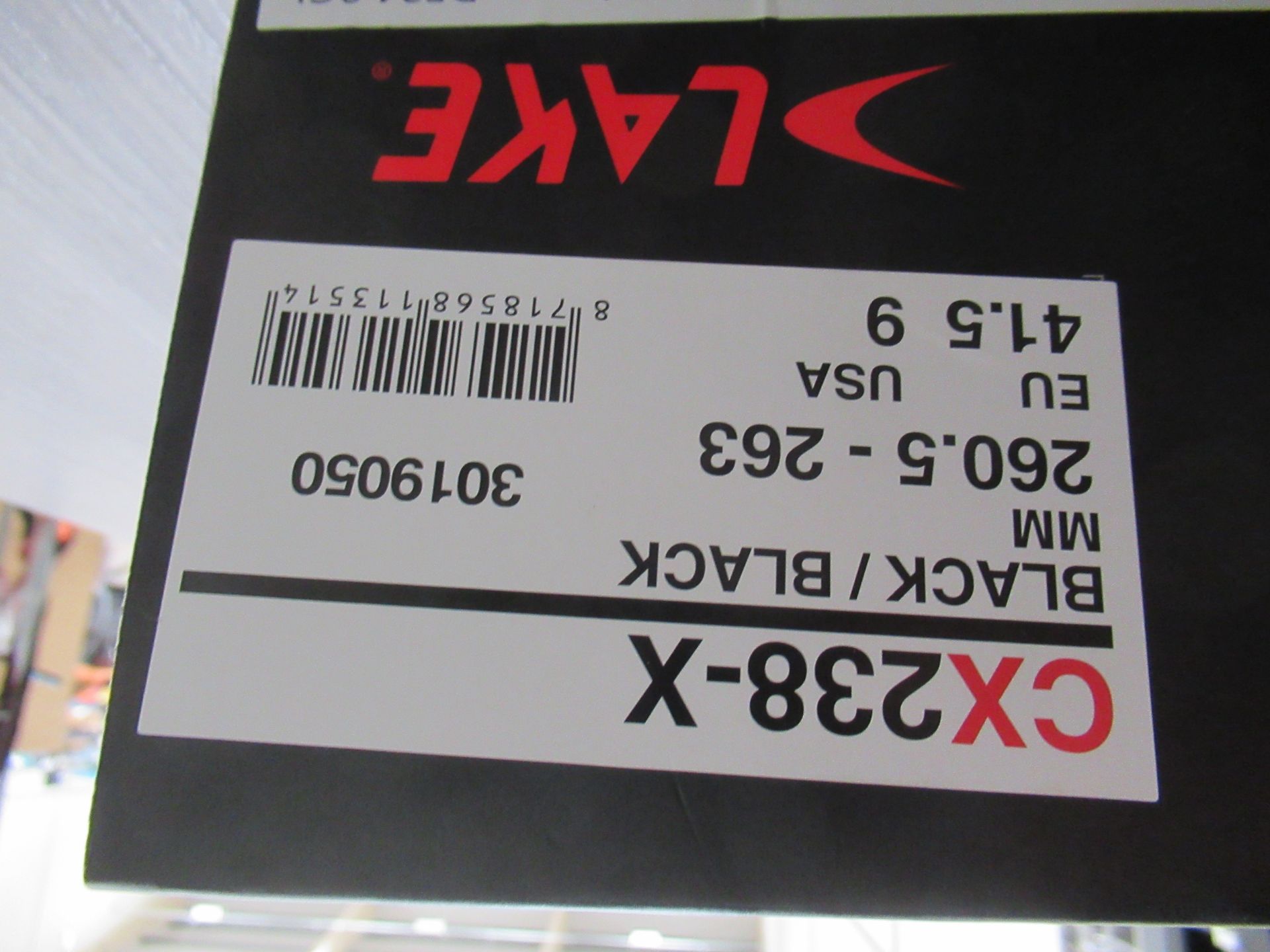 Pair of Lake CX238-X cycling shoes (black/black) - boxed EU size 41.5 (RRP£270) - Image 3 of 4
