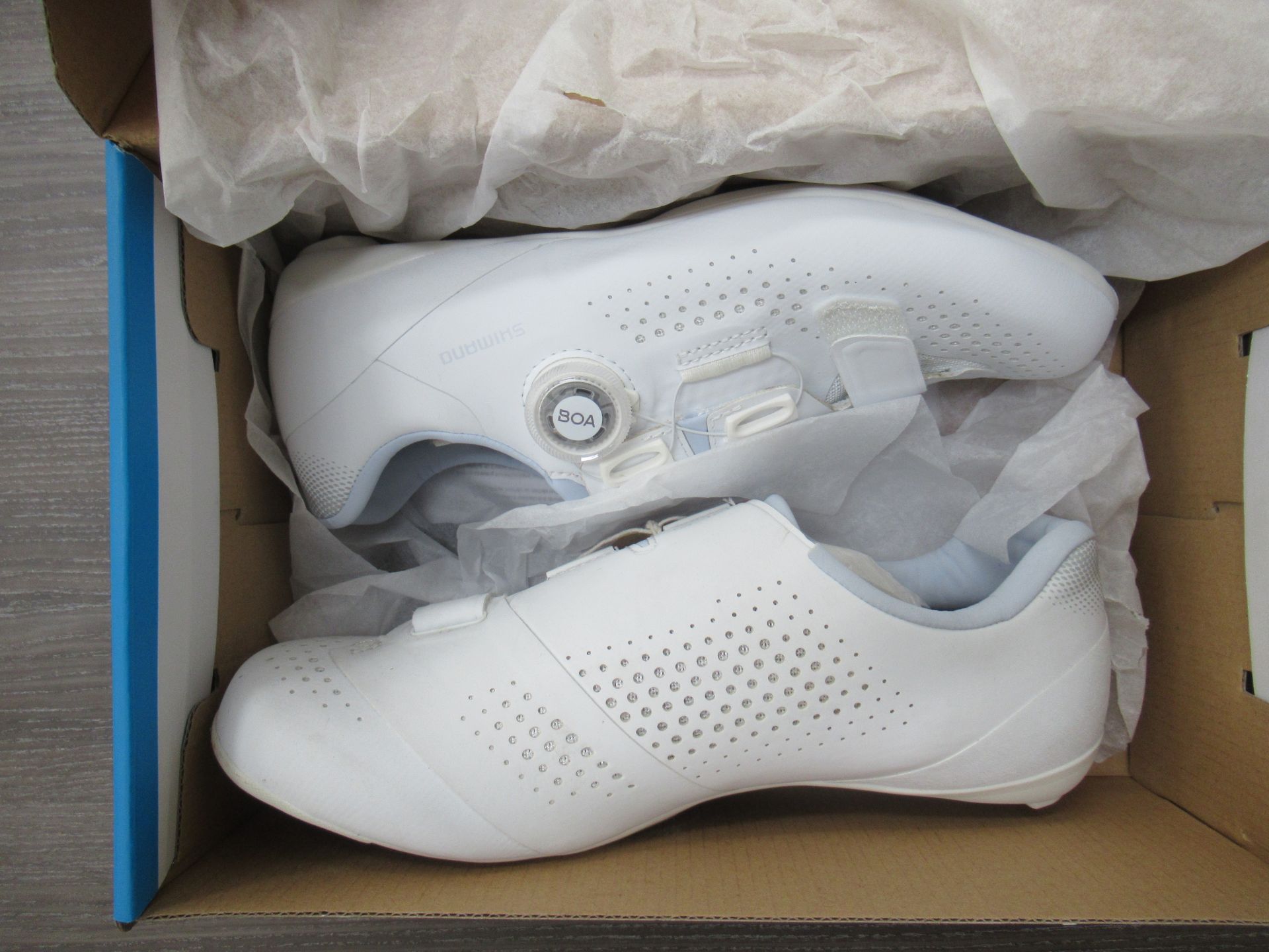 Pair of Shimano RC-5 ladies cycling shoes (white) - boxed EU size 38 (RRP£139.99) - Image 4 of 4