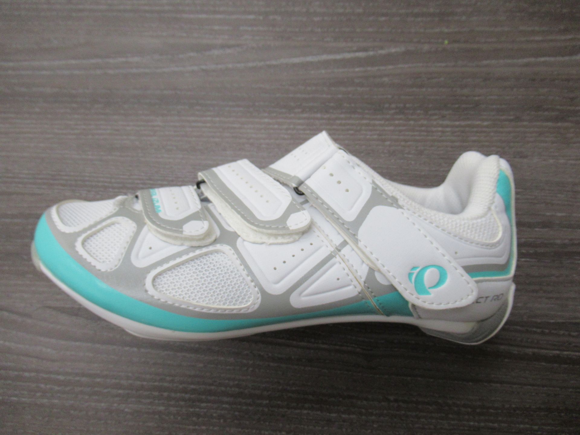 Pair of Pearl Izumi W Select RD IV ladies cycling shoes (white/aqua mint) - boxed EU size 36 (RRP£89