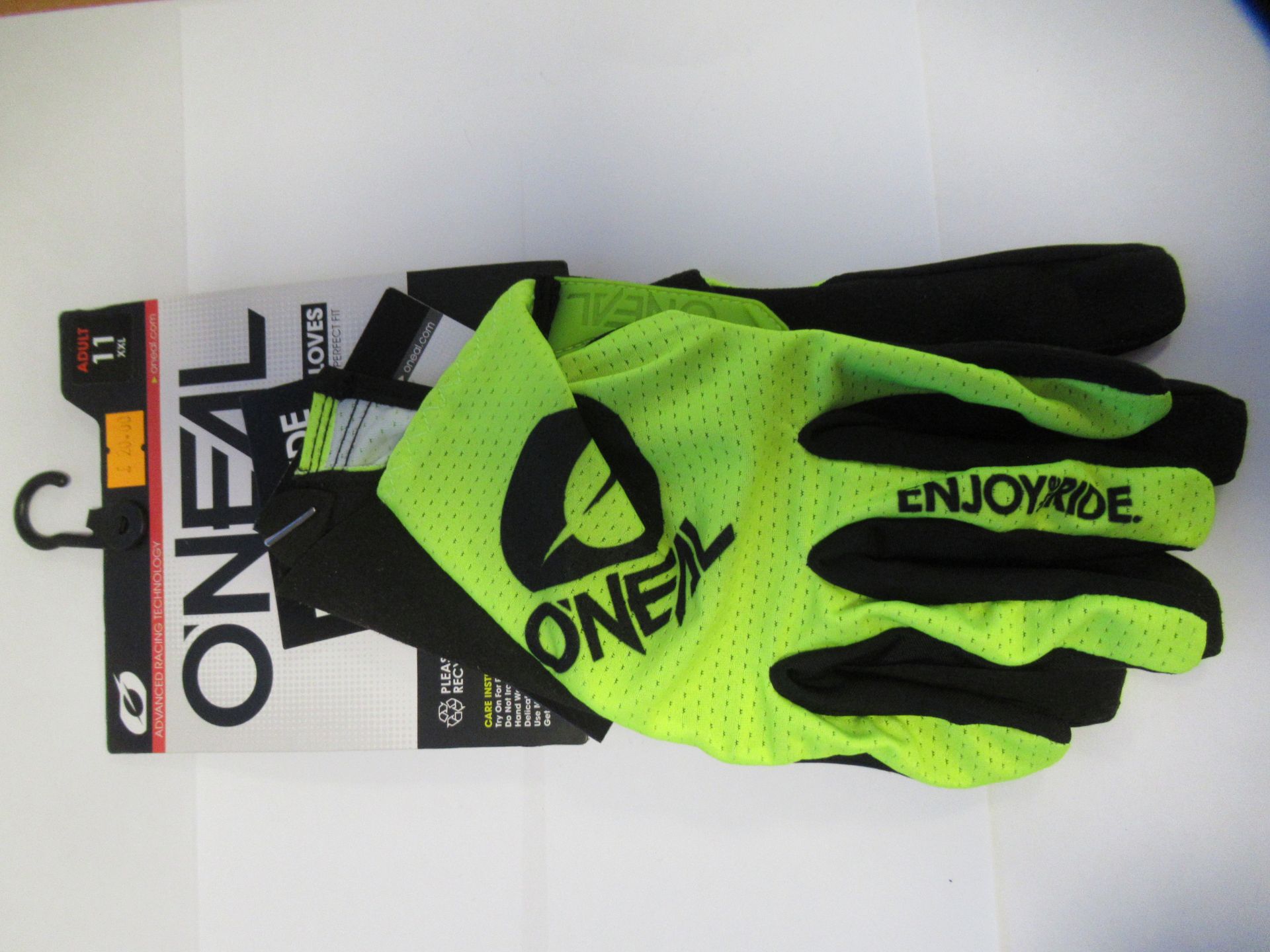 Bicycle Gloves, Size XL (1x XXL), 3x Oxford Bright Gloves 1.0 Thermal, RRP £19.99 each; 1x Biemme Wh - Image 3 of 7