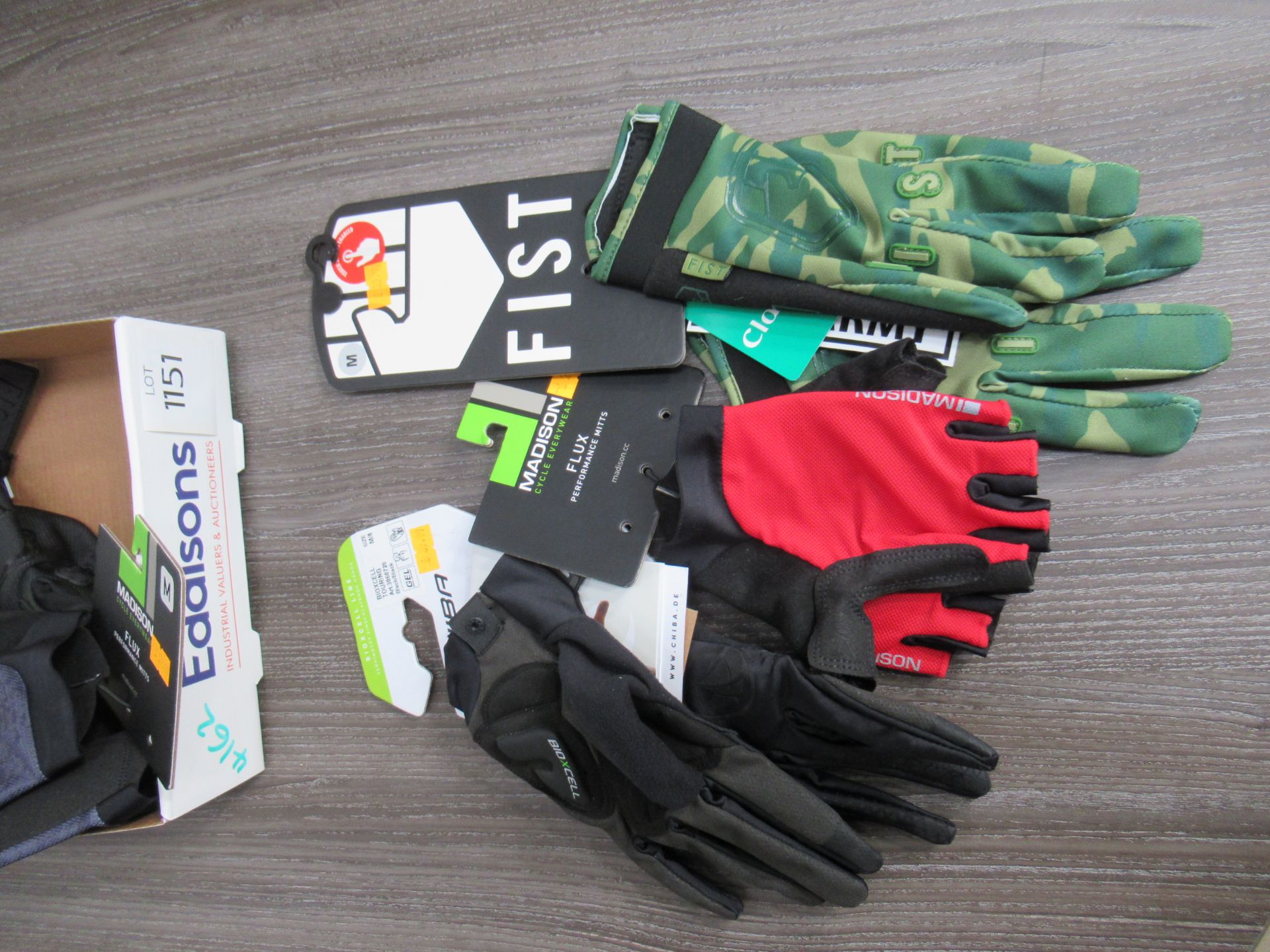 5 x pairs of M sized Gloves - 2 x Madison Flux (RRP£24.99 each); 2 x FIST (RRP£32.99 each) and 1 x C - Image 2 of 2